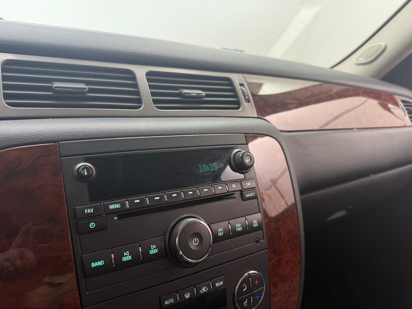 Thumbnail: 2013 Chevrolet Tahoe - 3