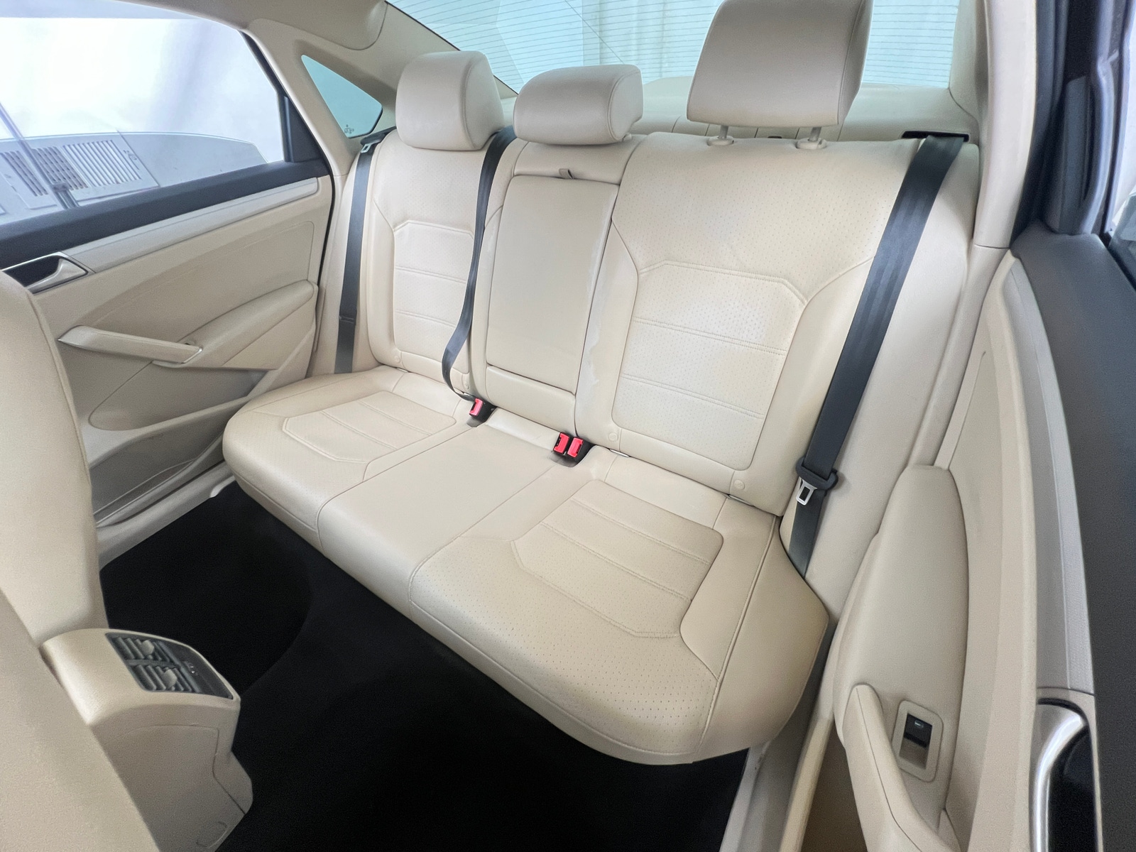 Thumbnail: 2019 Volkswagen Passat - 5