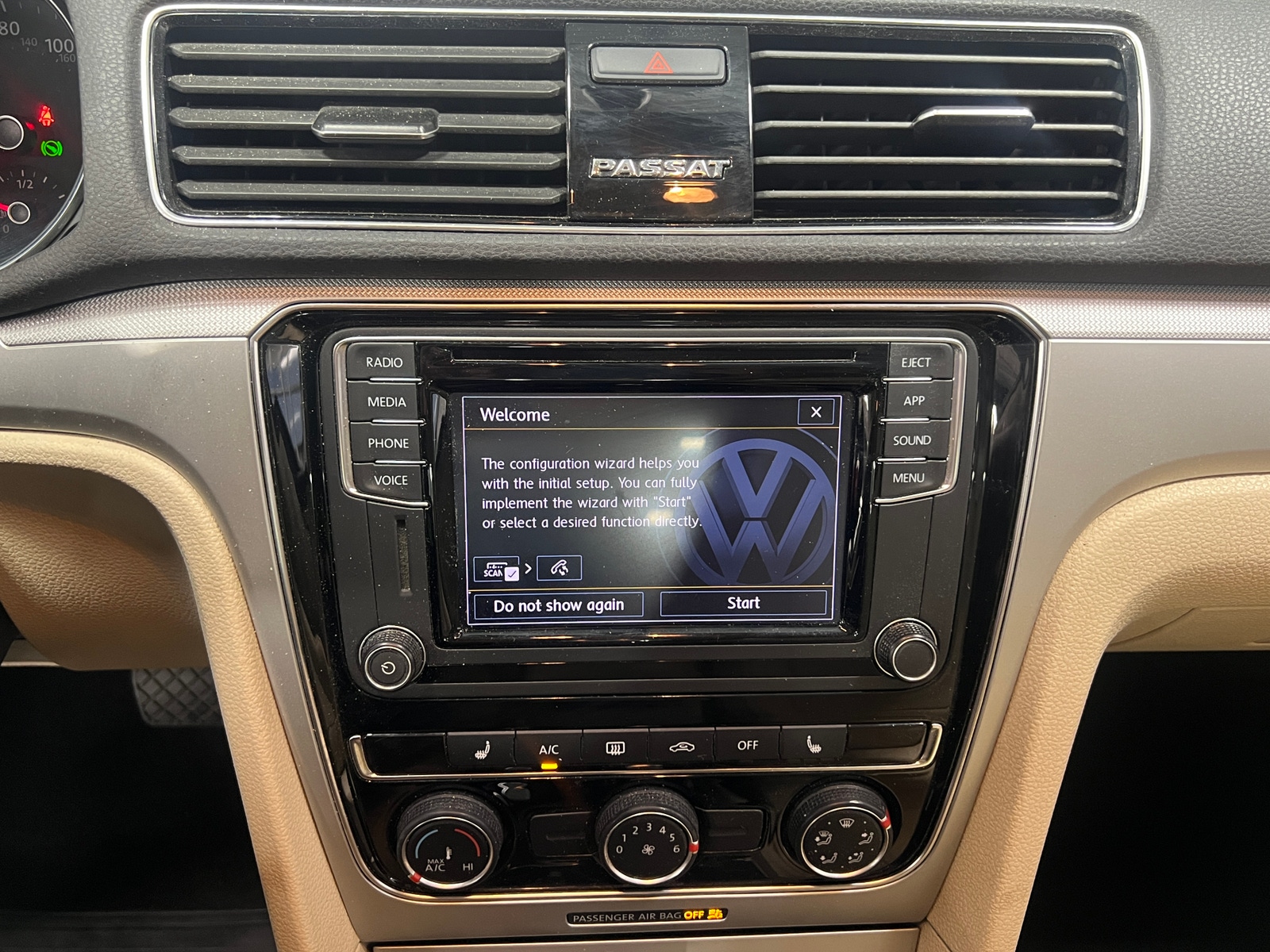 Thumbnail: 2019 Volkswagen Passat - 3