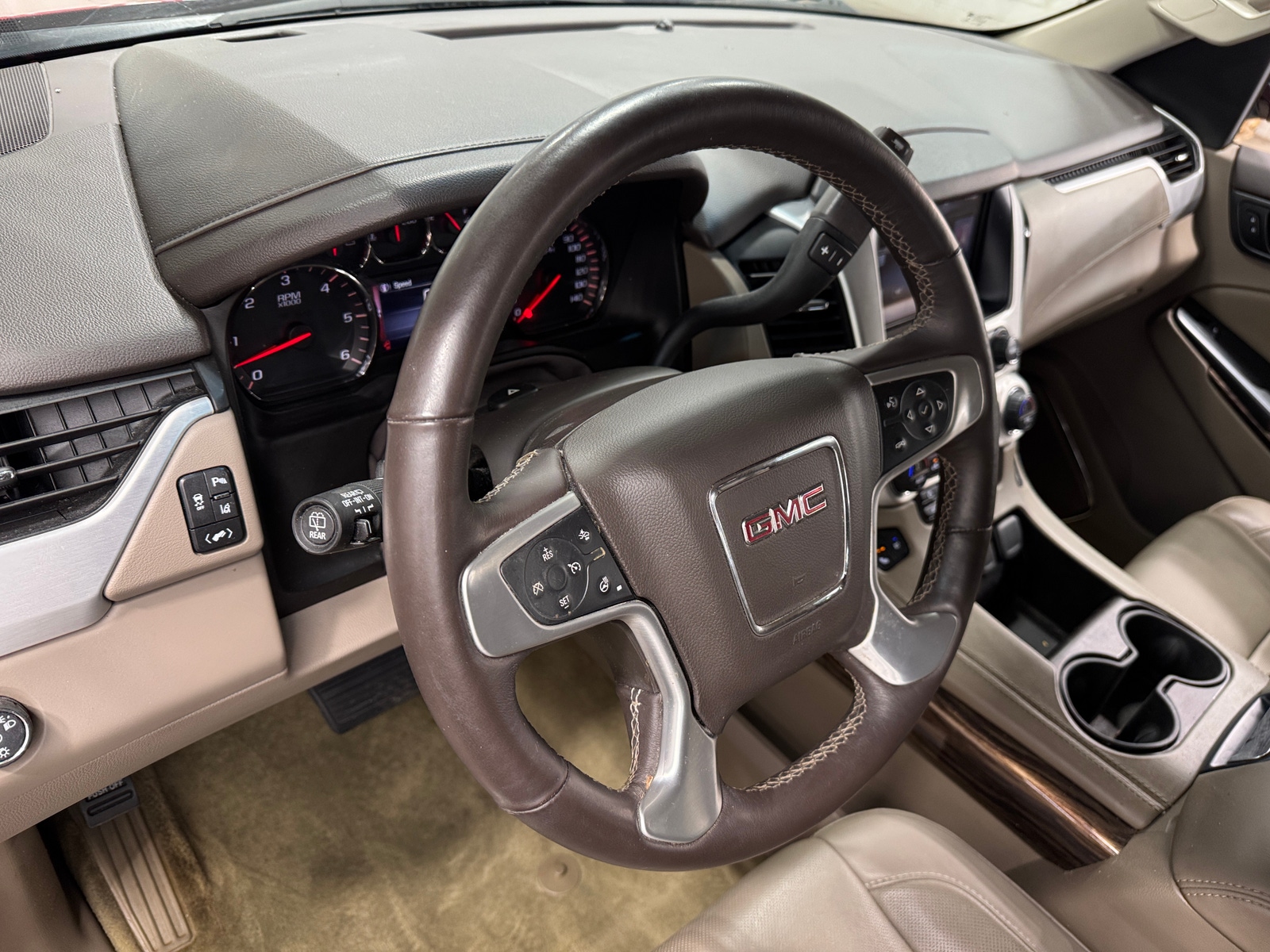 Thumbnail: 2015 GMC Yukon - 2