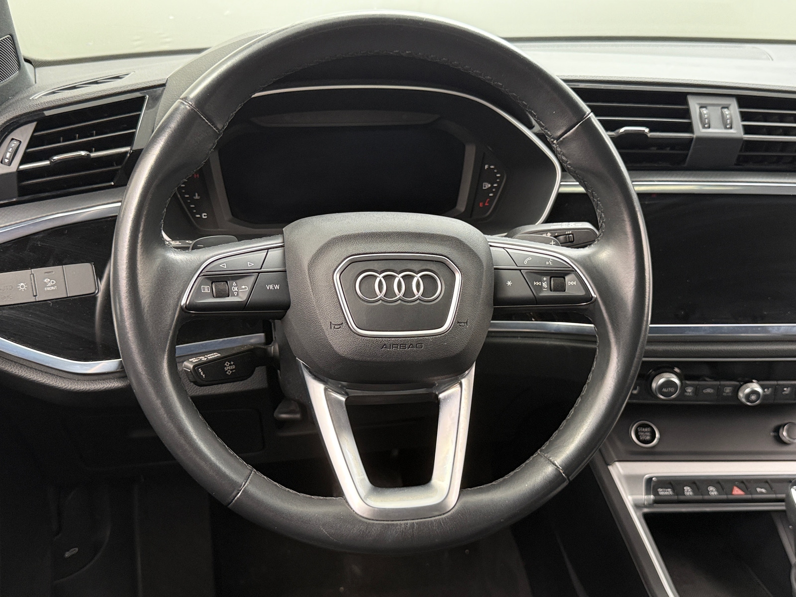 Thumbnail: 2023 Audi Q3 - 4