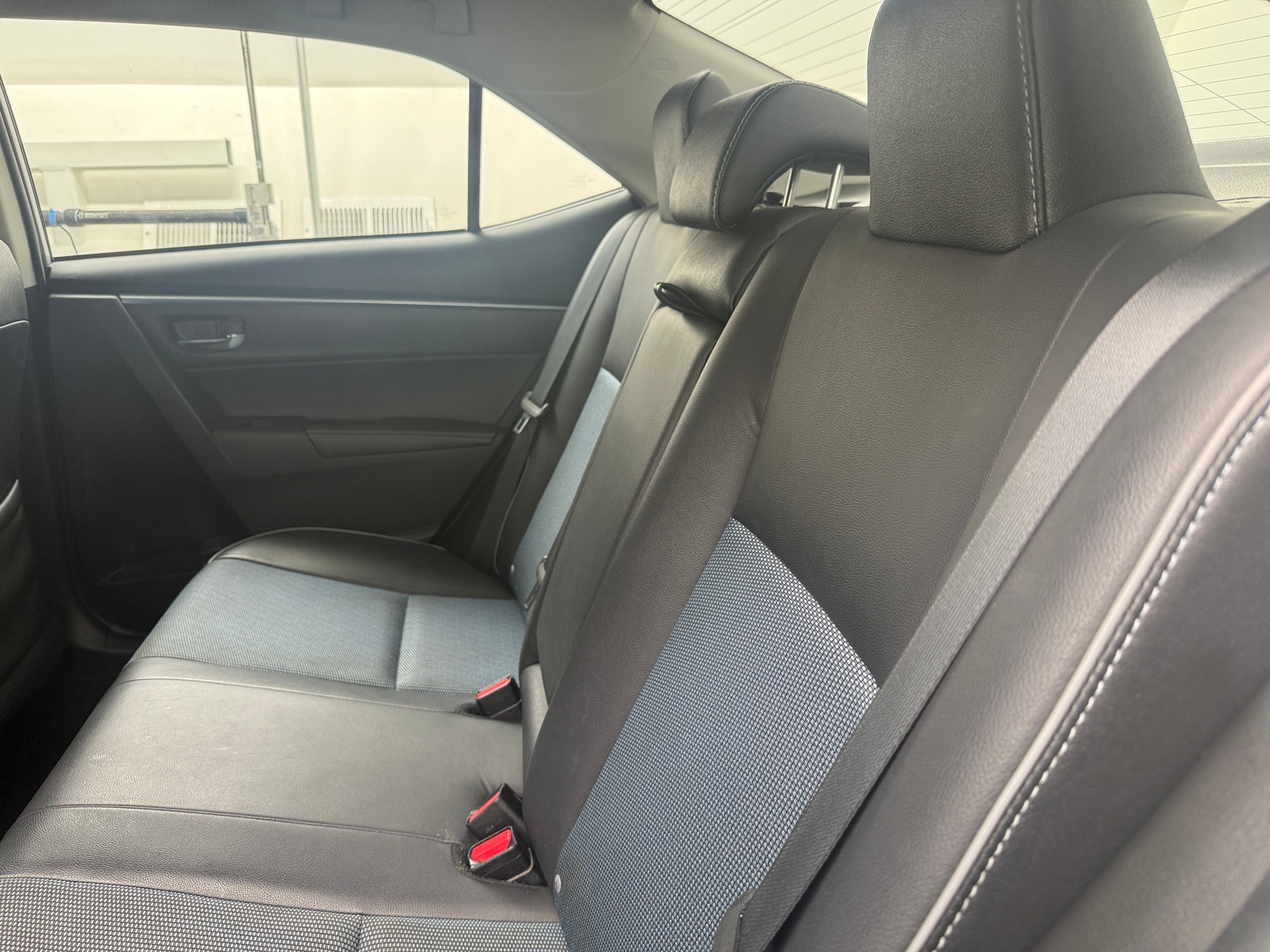 Thumbnail: 2015 Toyota Corolla - 6