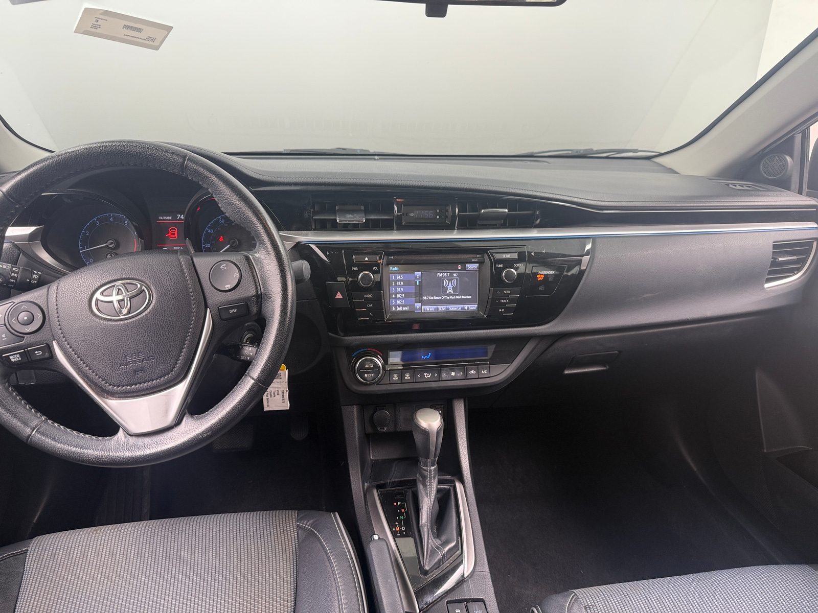 Thumbnail: 2015 Toyota Corolla - 3
