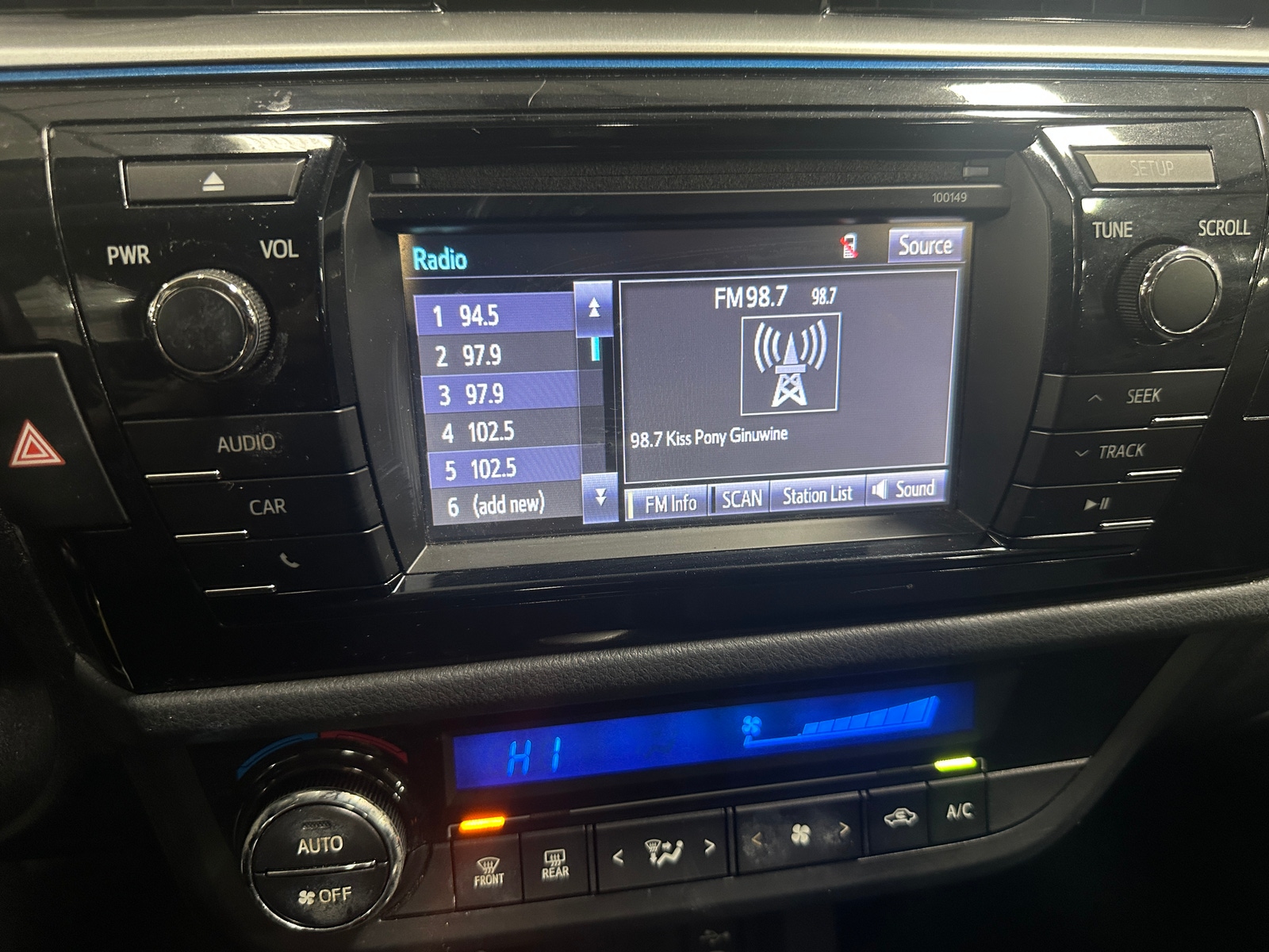 Thumbnail: 2015 Toyota Corolla - 4