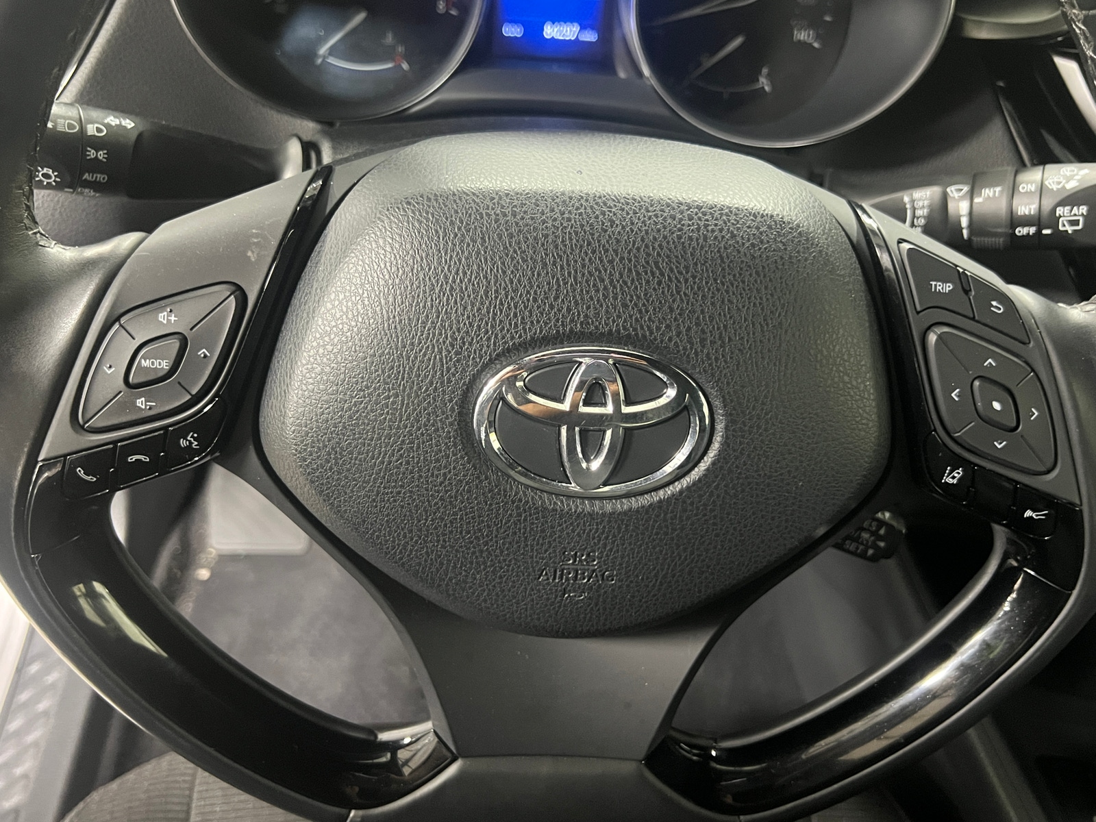 Thumbnail: 2018 Toyota C-HR - 5