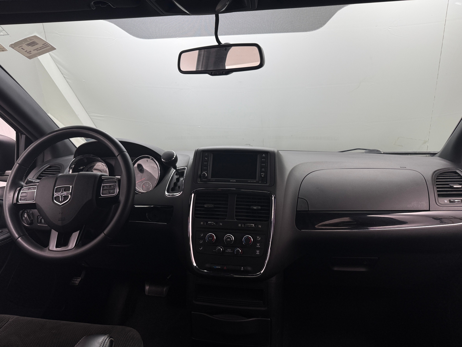 Thumbnail: 2017 Dodge Grand Caravan - 3