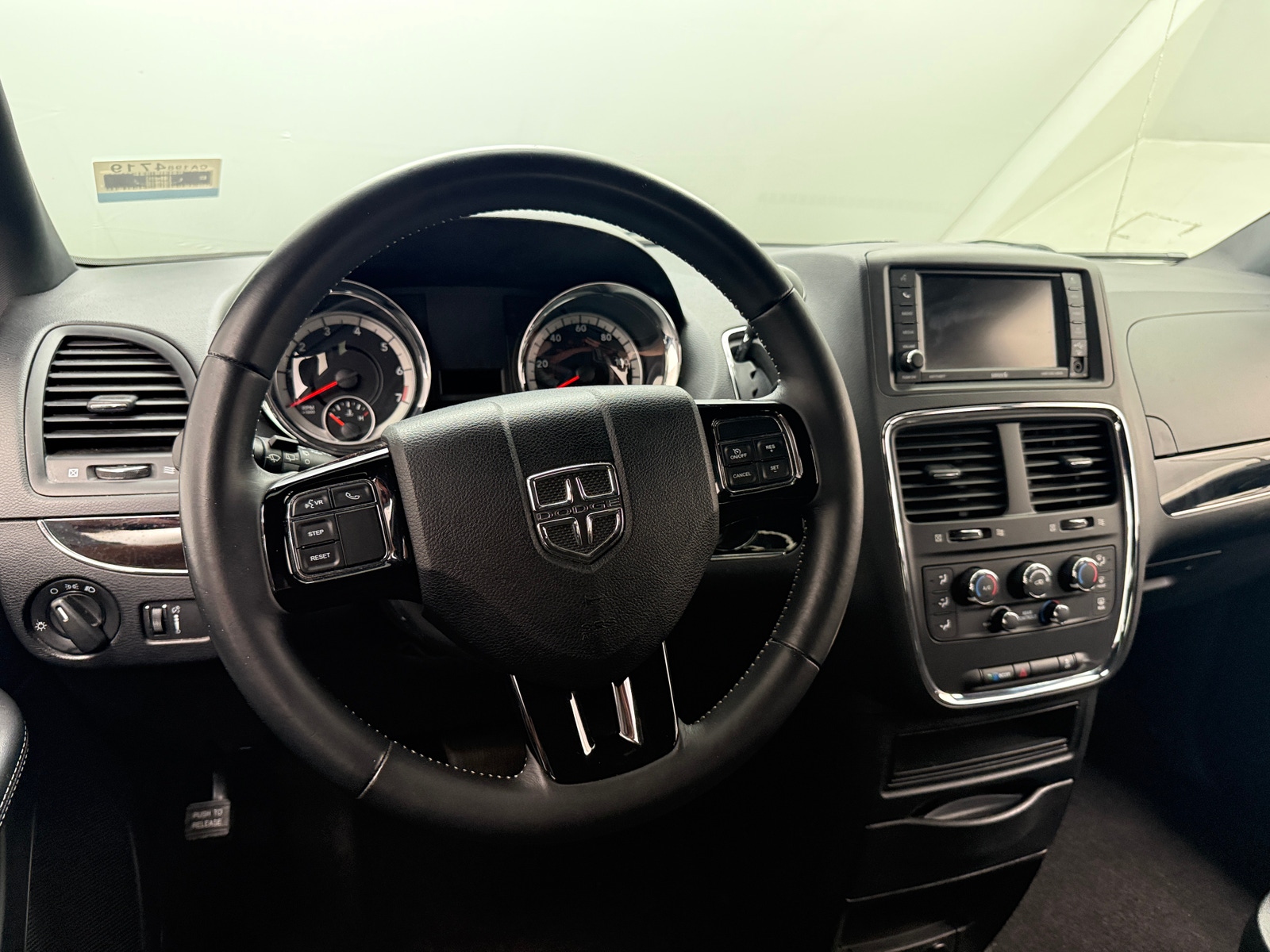 Thumbnail: 2017 Dodge Grand Caravan - 5