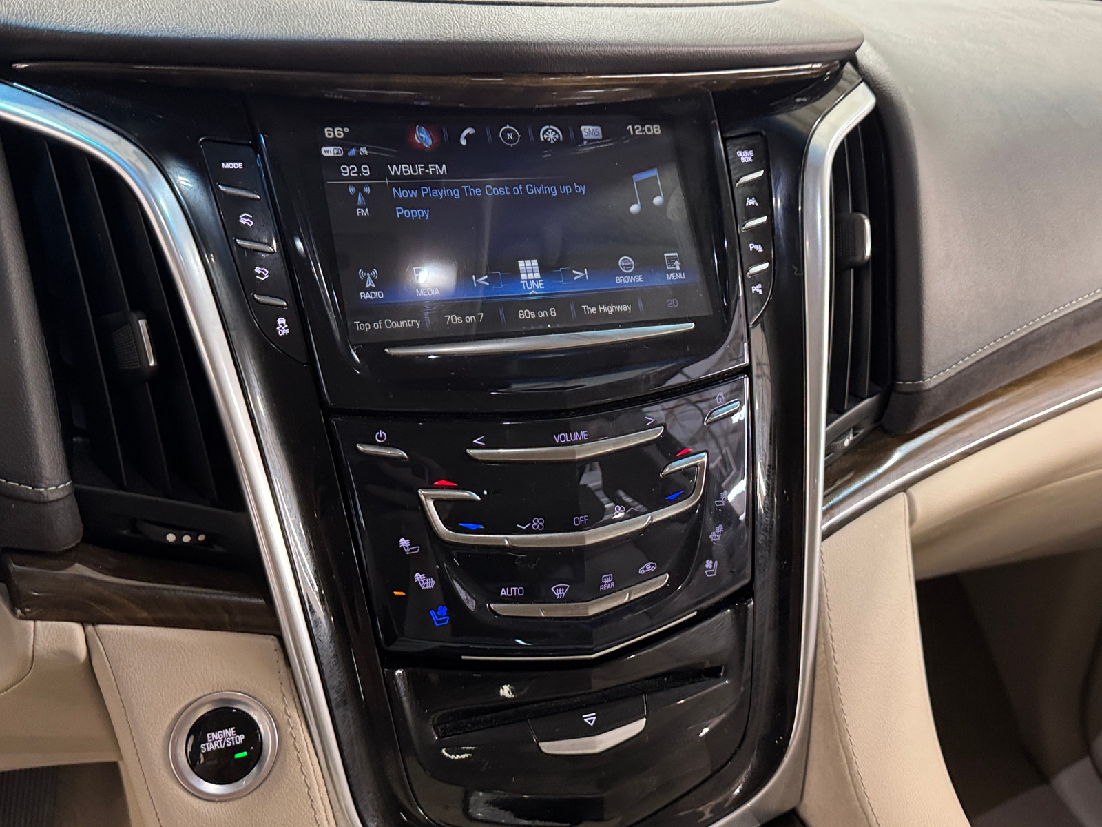 Thumbnail: 2019 Cadillac Escalade - 3