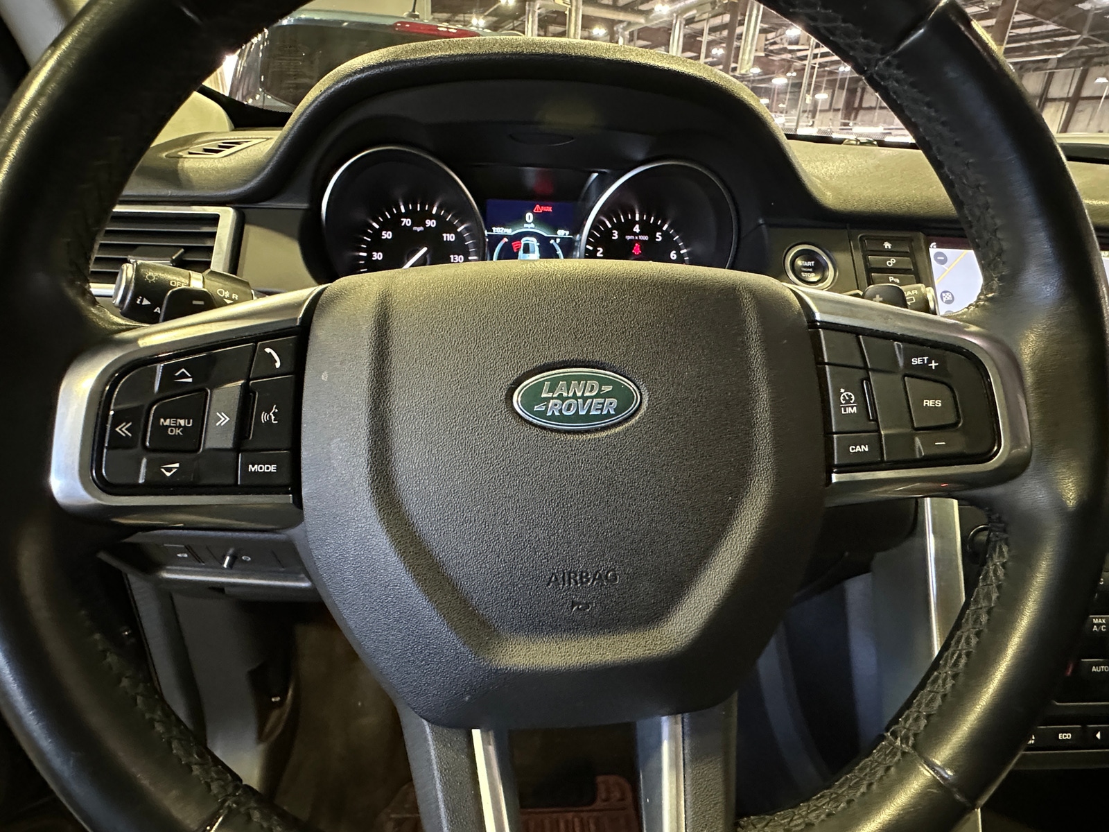 Thumbnail: 2019 Land Rover Discovery Sport - 4
