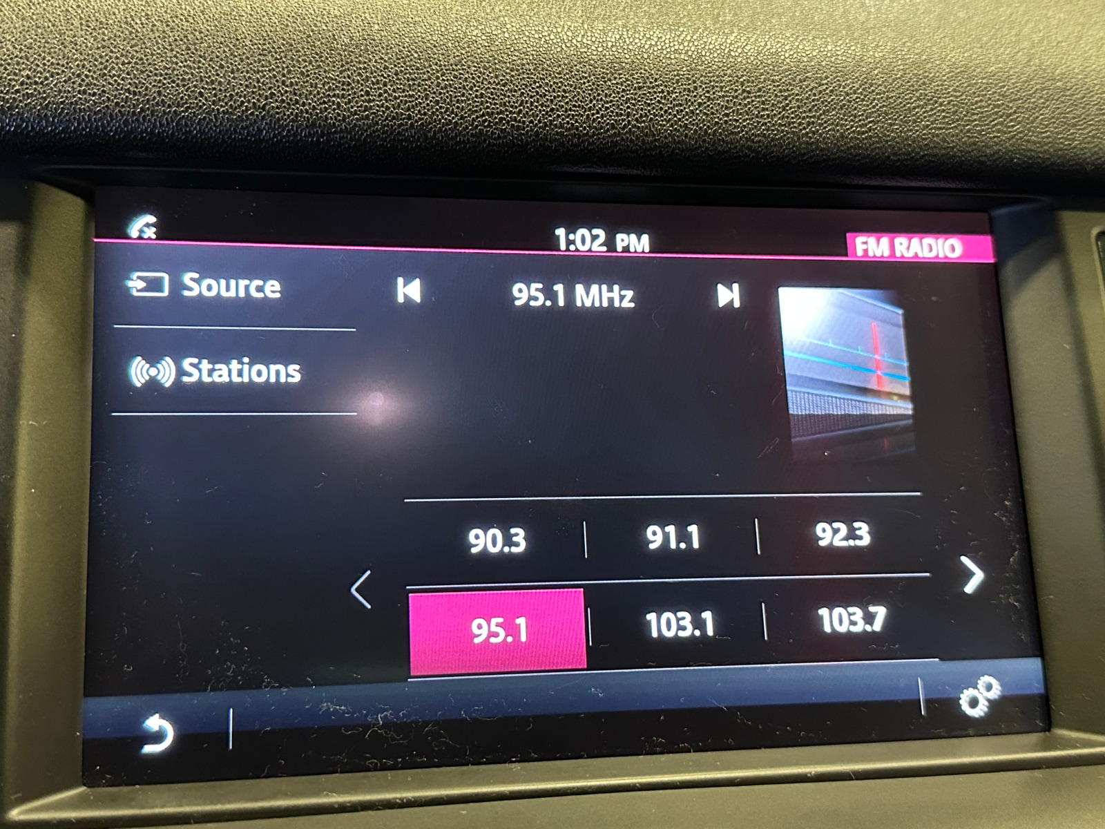 Thumbnail: 2019 Land Rover Discovery Sport - 3