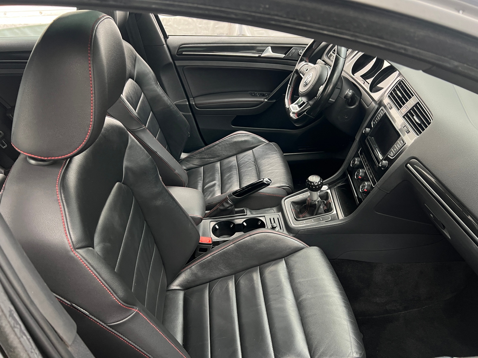 Thumbnail: 2015 Volkswagen Golf - 2