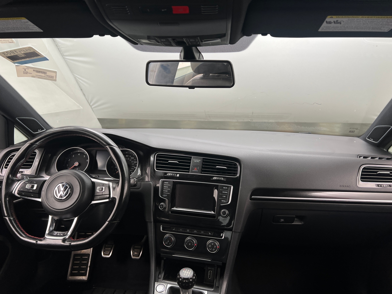 Thumbnail: 2015 Volkswagen Golf - 3