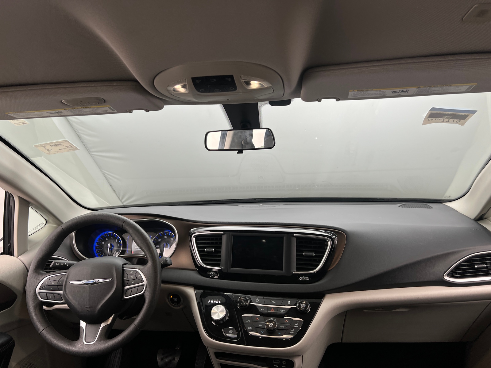 Thumbnail: 2018 Chrysler Pacifica - 3