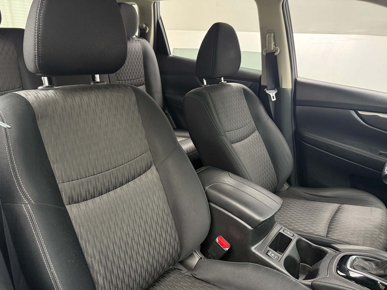 Thumbnail: 2017 Nissan Rogue - 2