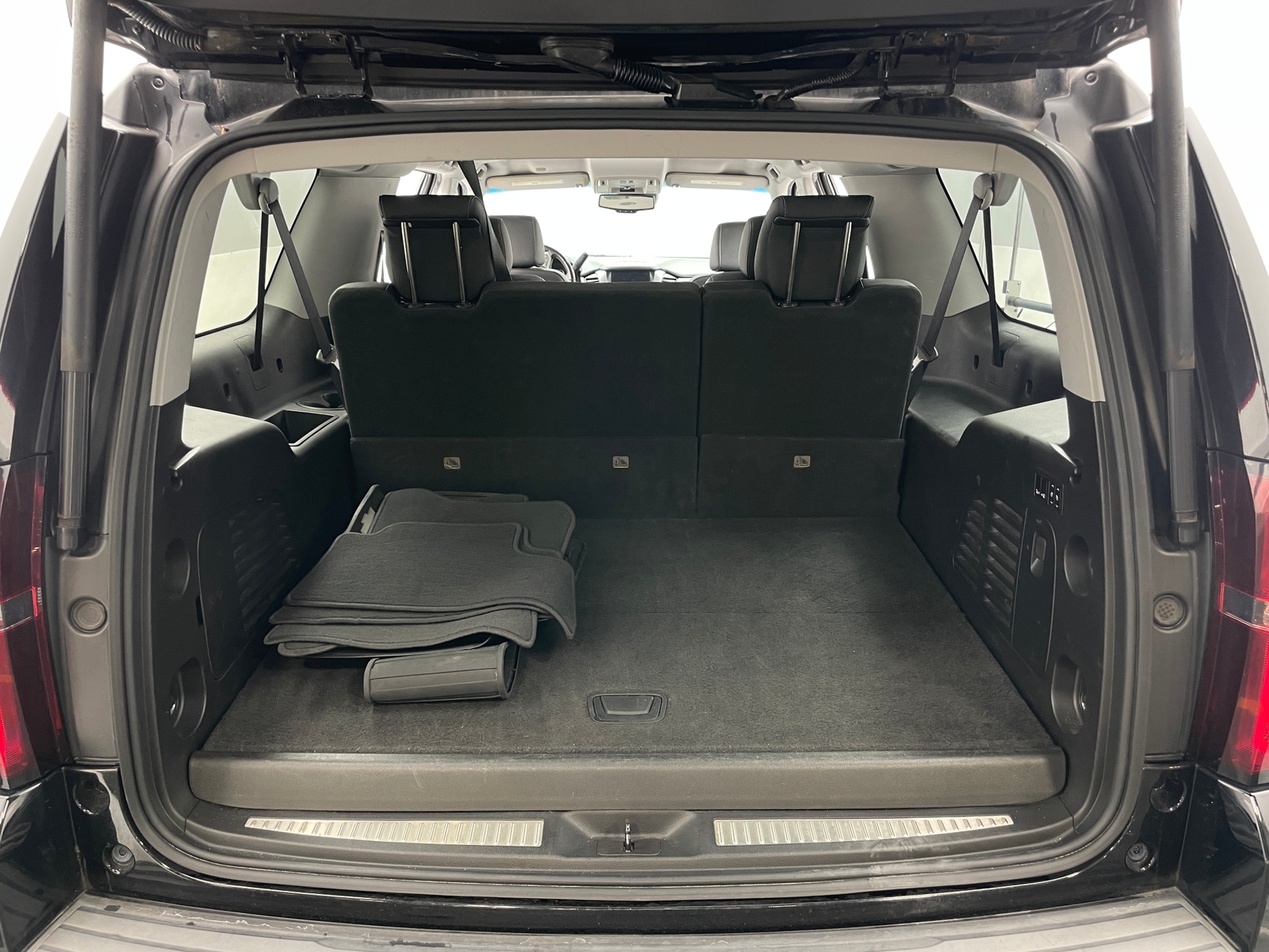 Thumbnail: 2018 Chevrolet Suburban - 6