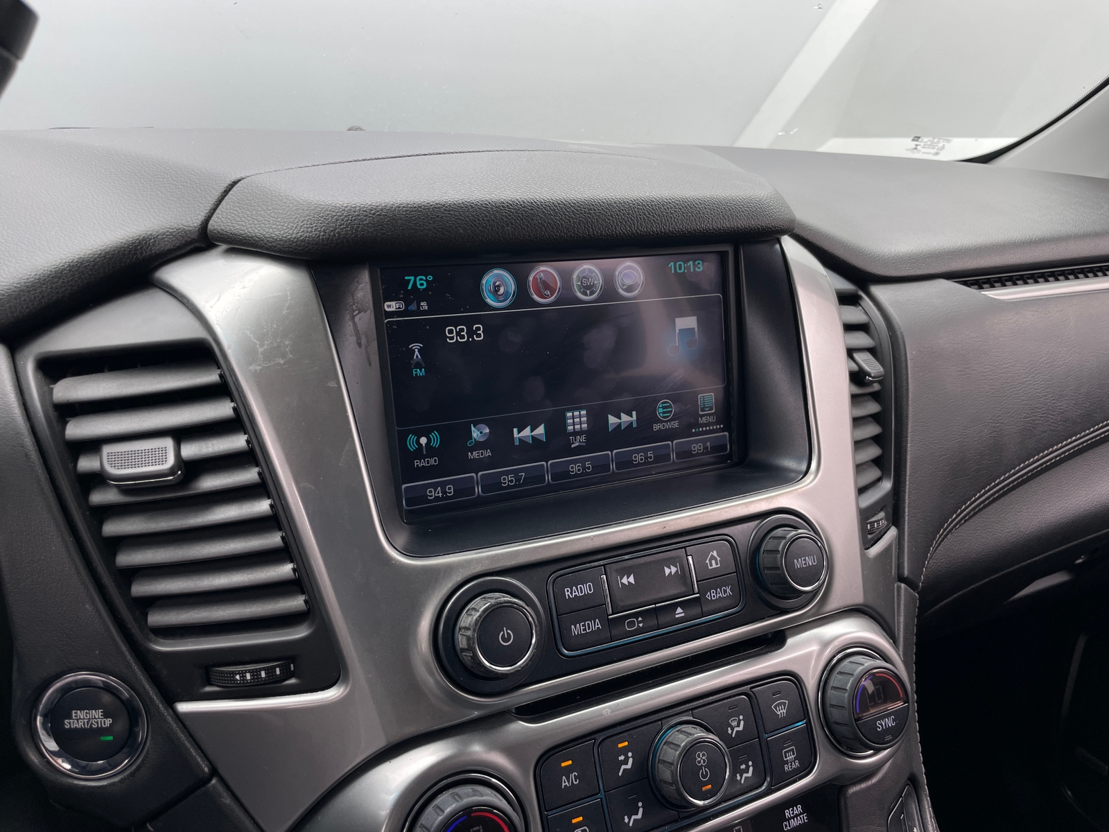 Thumbnail: 2018 Chevrolet Suburban - 3