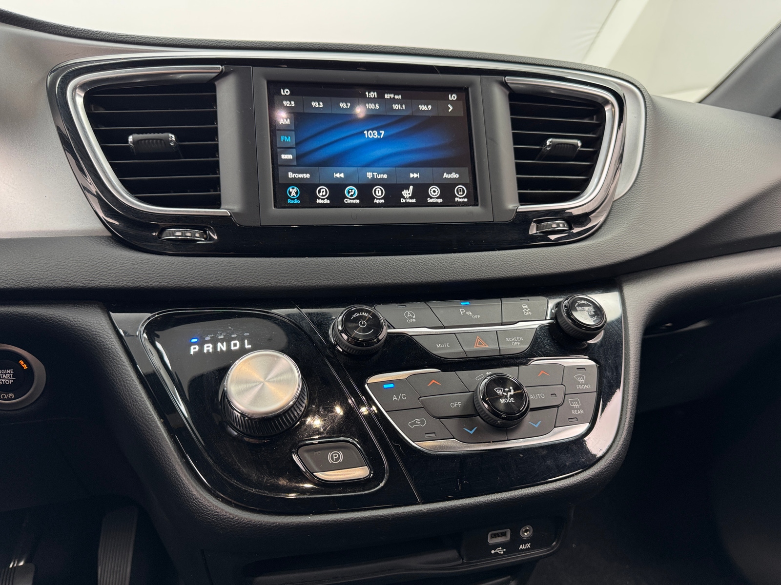 Thumbnail: 2020 Chrysler Pacifica - 3