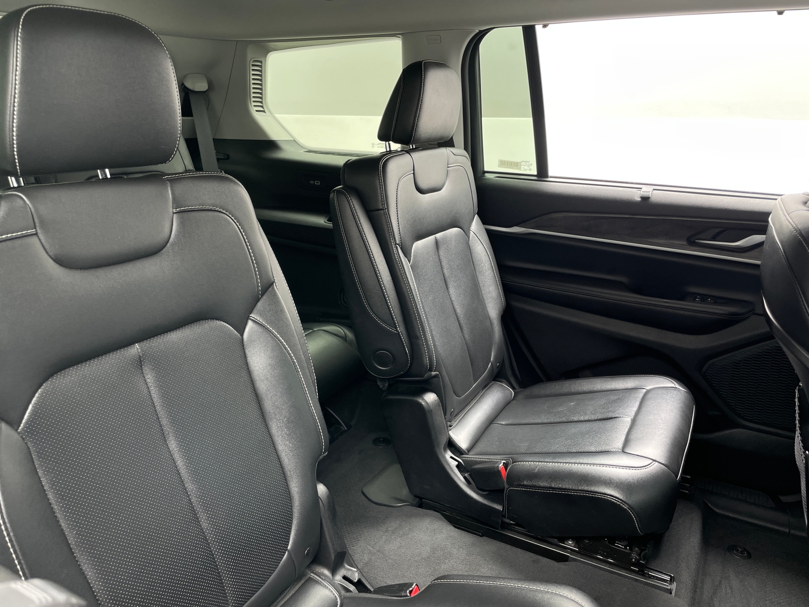 Thumbnail: 2023 Jeep Grand Cherokee L - 5