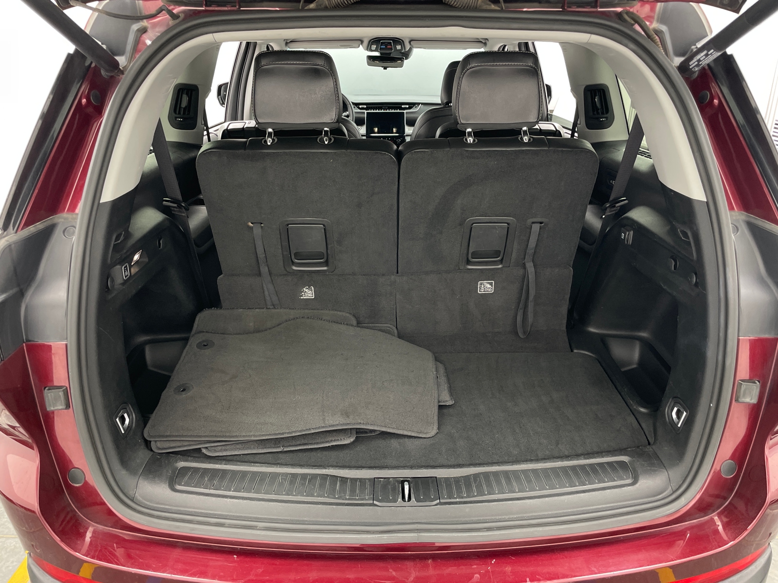 Thumbnail: 2023 Jeep Grand Cherokee L - 6