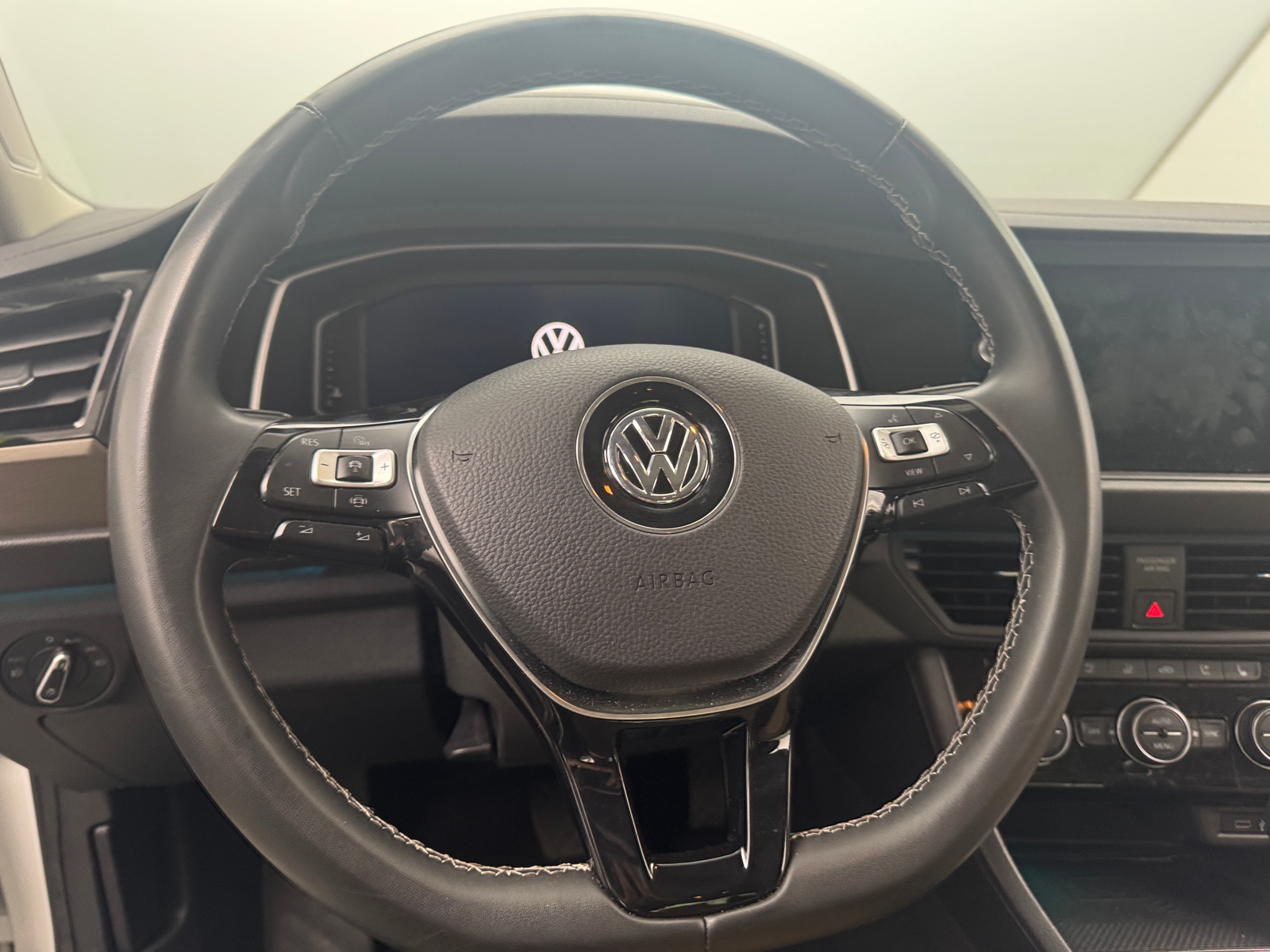 Thumbnail: 2021 Volkswagen Jetta - 4