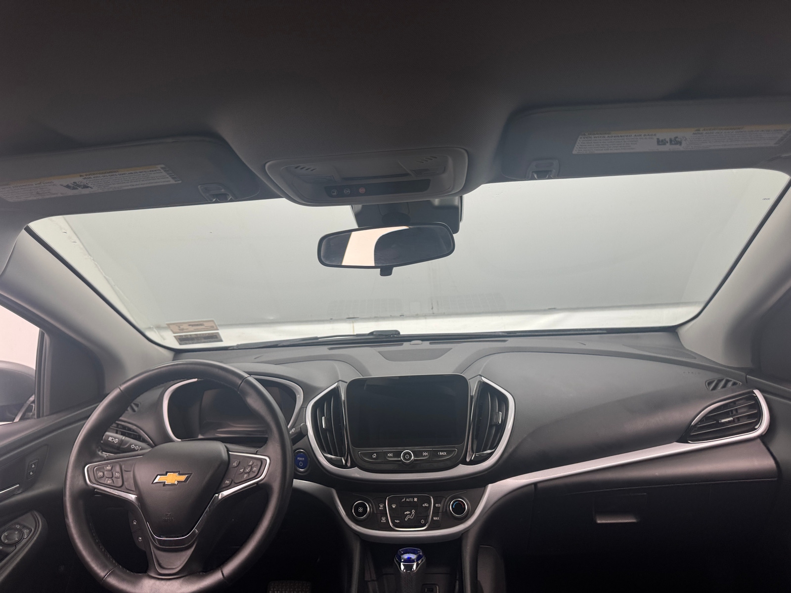 Thumbnail: 2017 Chevrolet Volt - 3