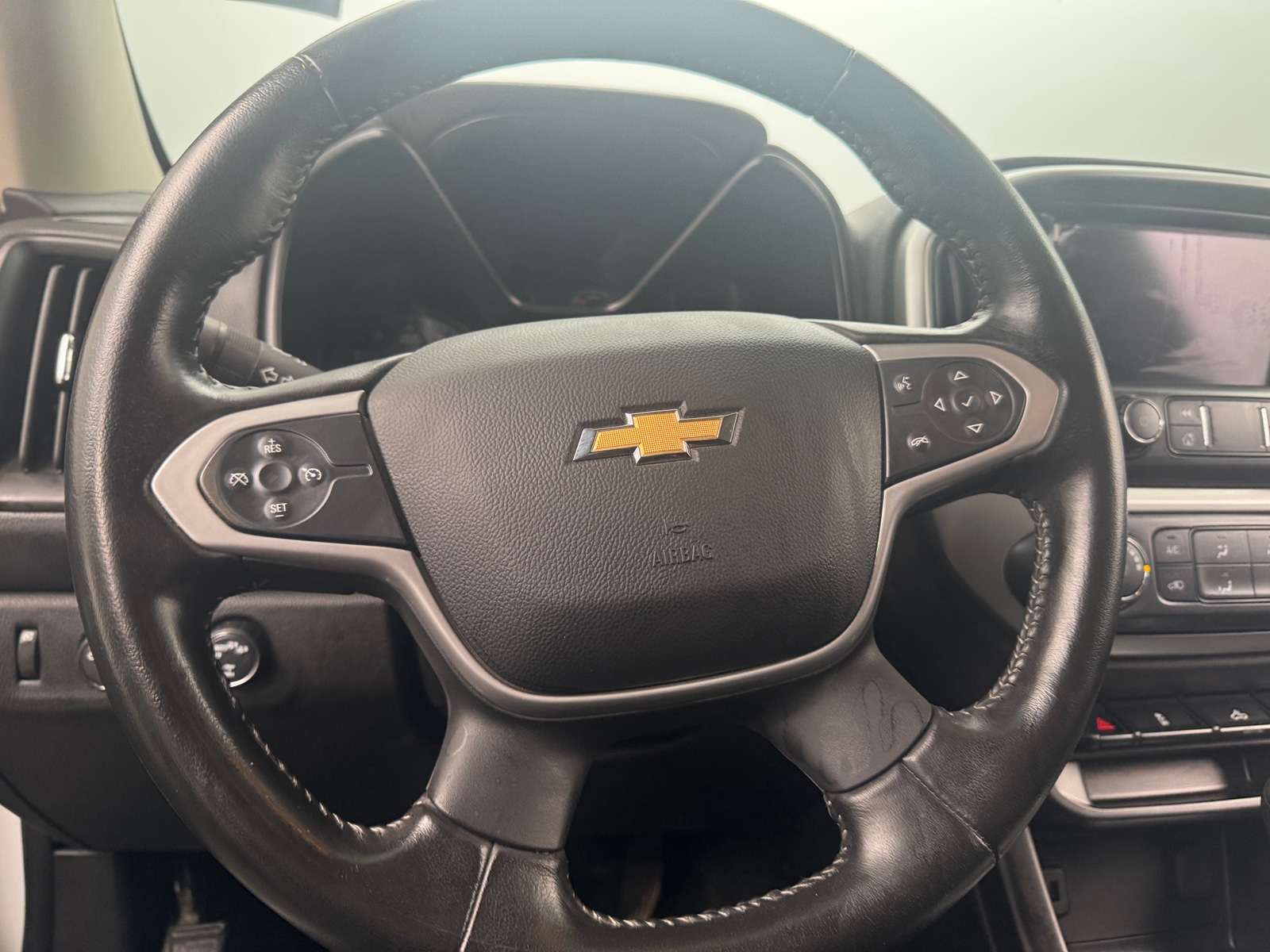 Thumbnail: 2022 Chevrolet Colorado - 5