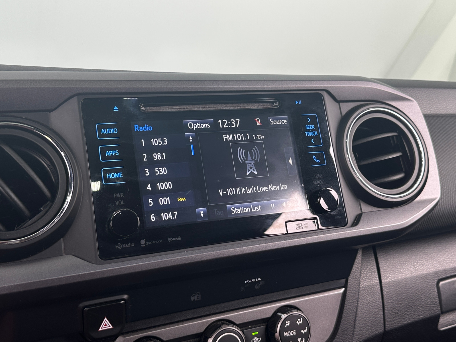 Thumbnail: 2019 Toyota Tacoma - 4