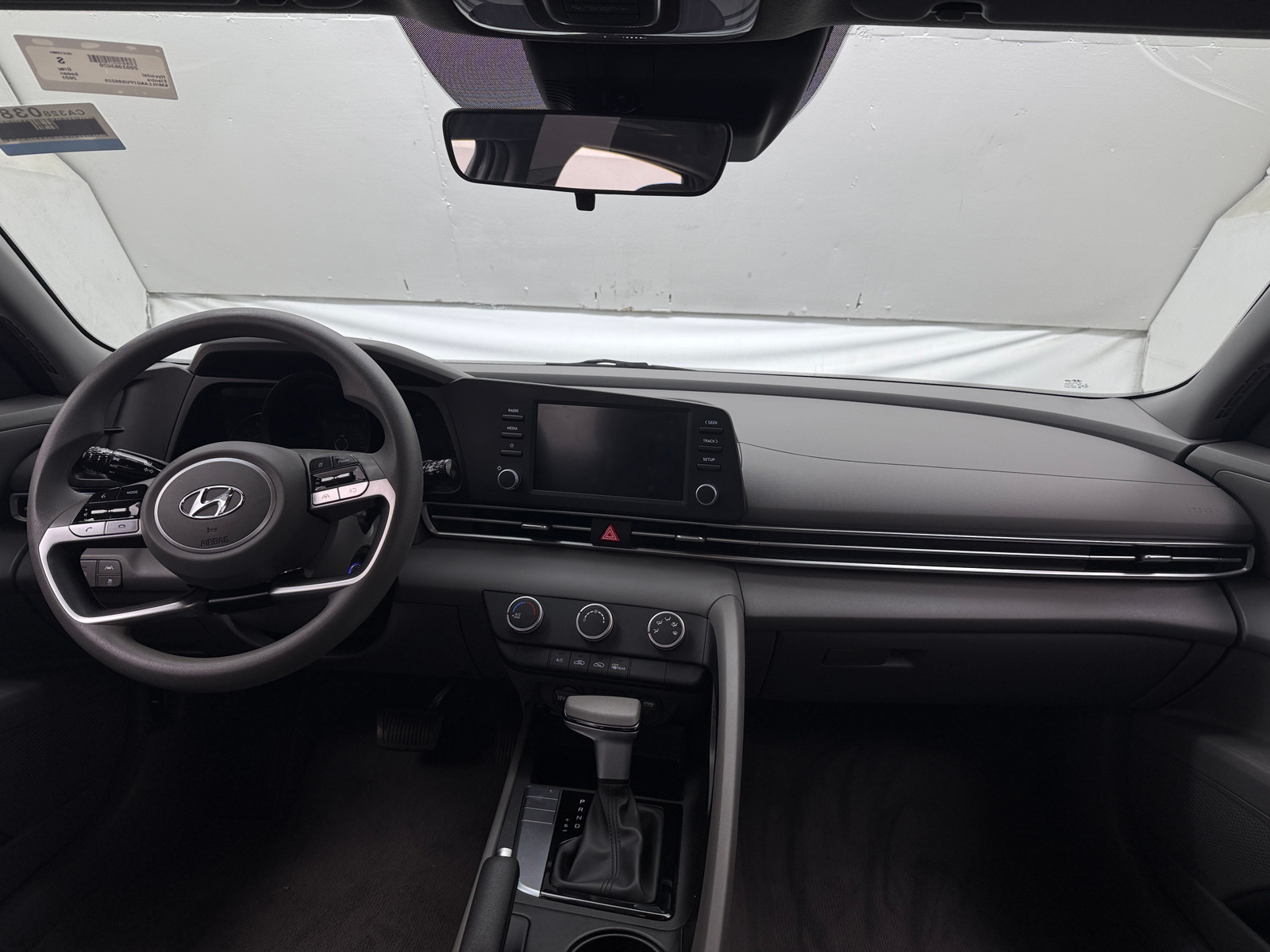 Thumbnail: 2023 Hyundai Elantra - 3