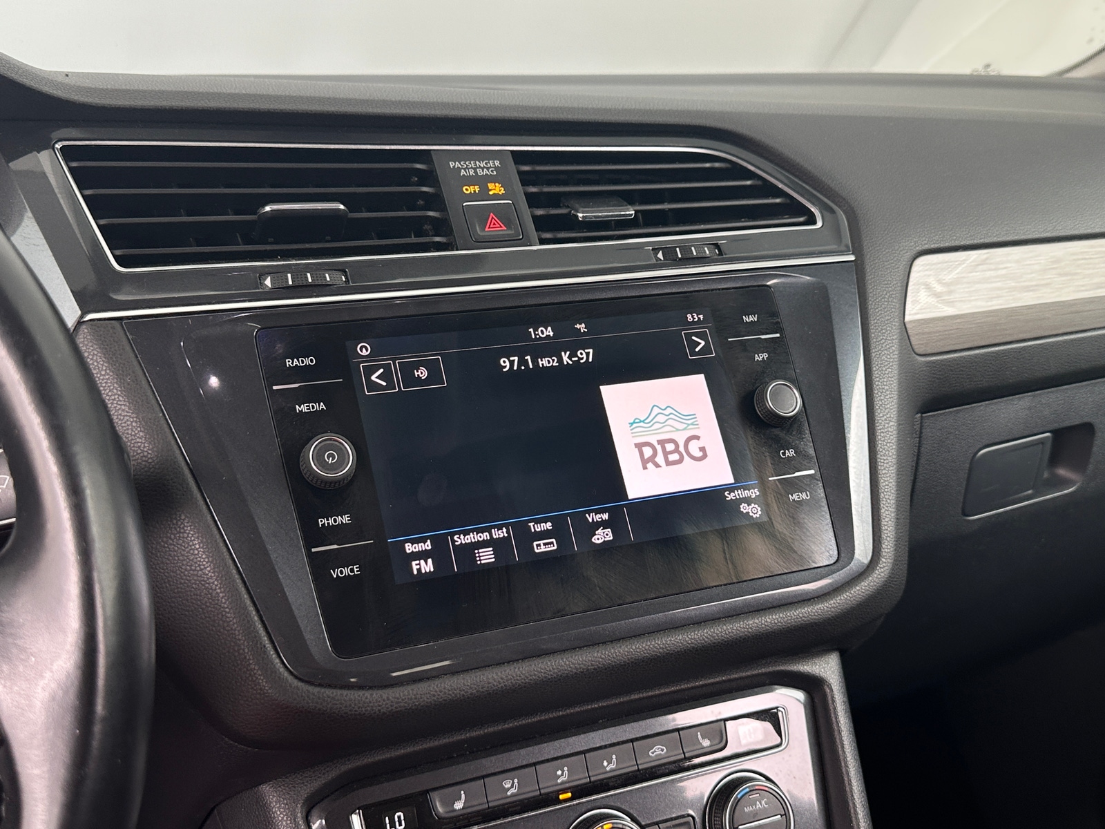 Thumbnail: 2018 Volkswagen Tiguan - 3