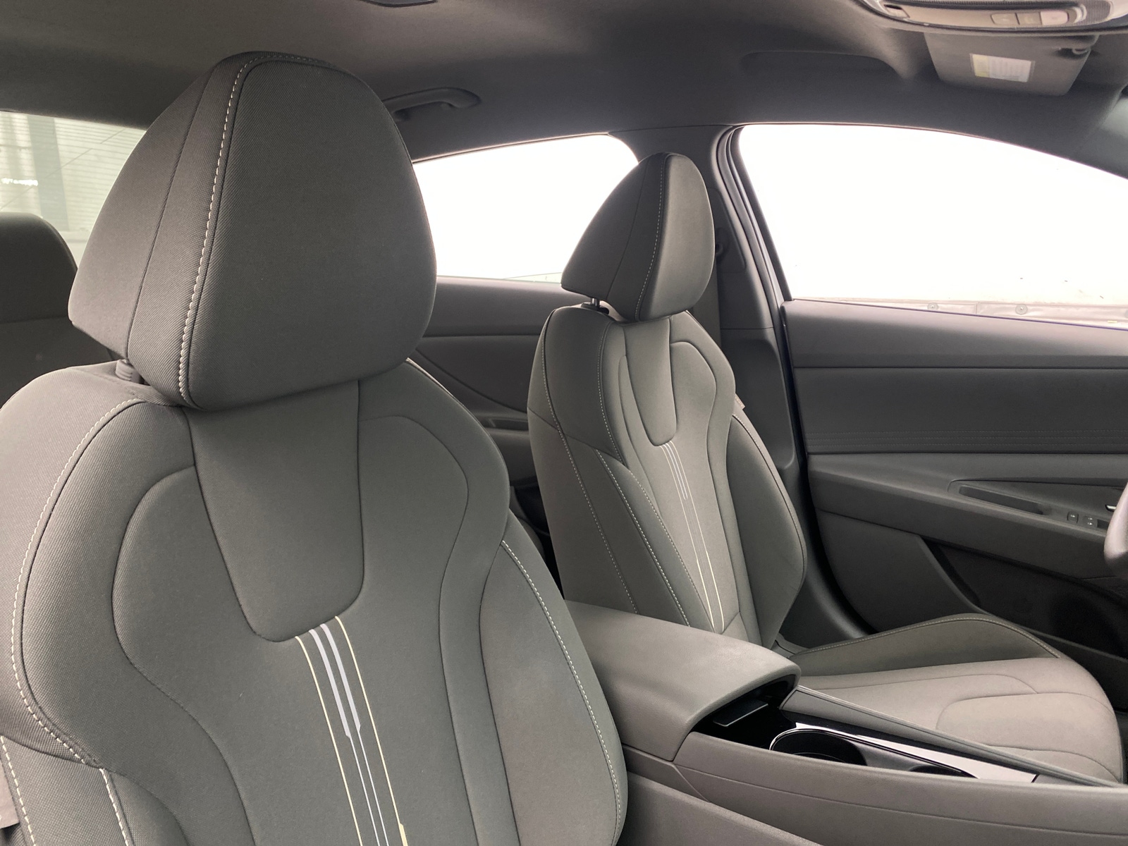 Thumbnail: 2023 Hyundai Elantra - 2