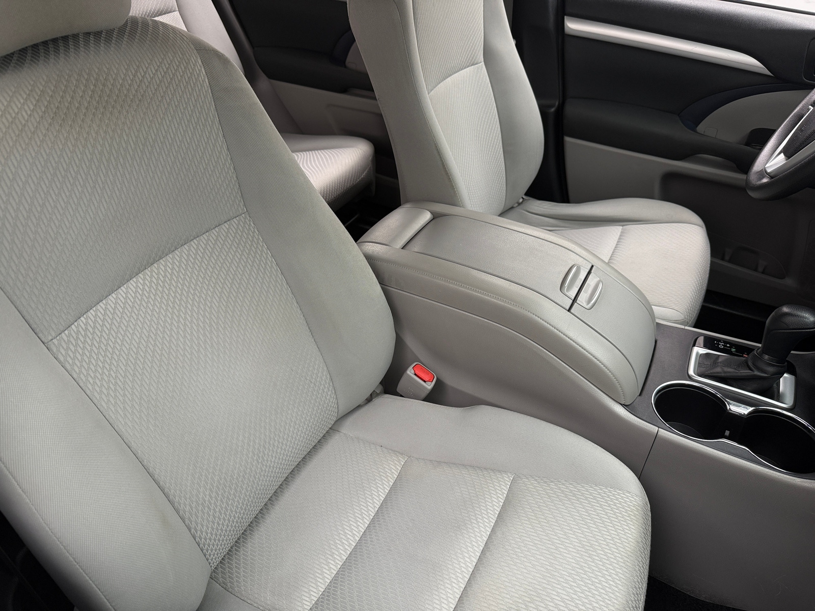 Thumbnail: 2016 Toyota Highlander - 2