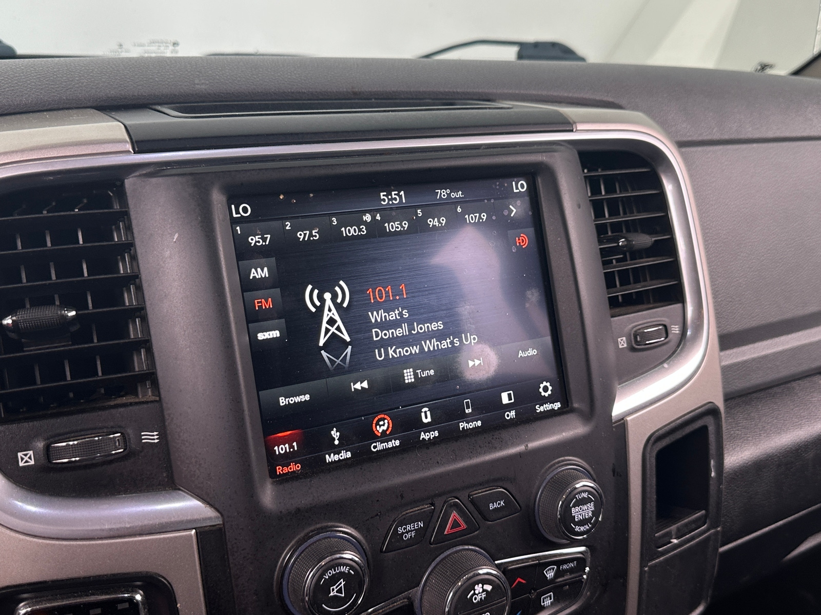Thumbnail: 2019 RAM 1500 Classic - 4