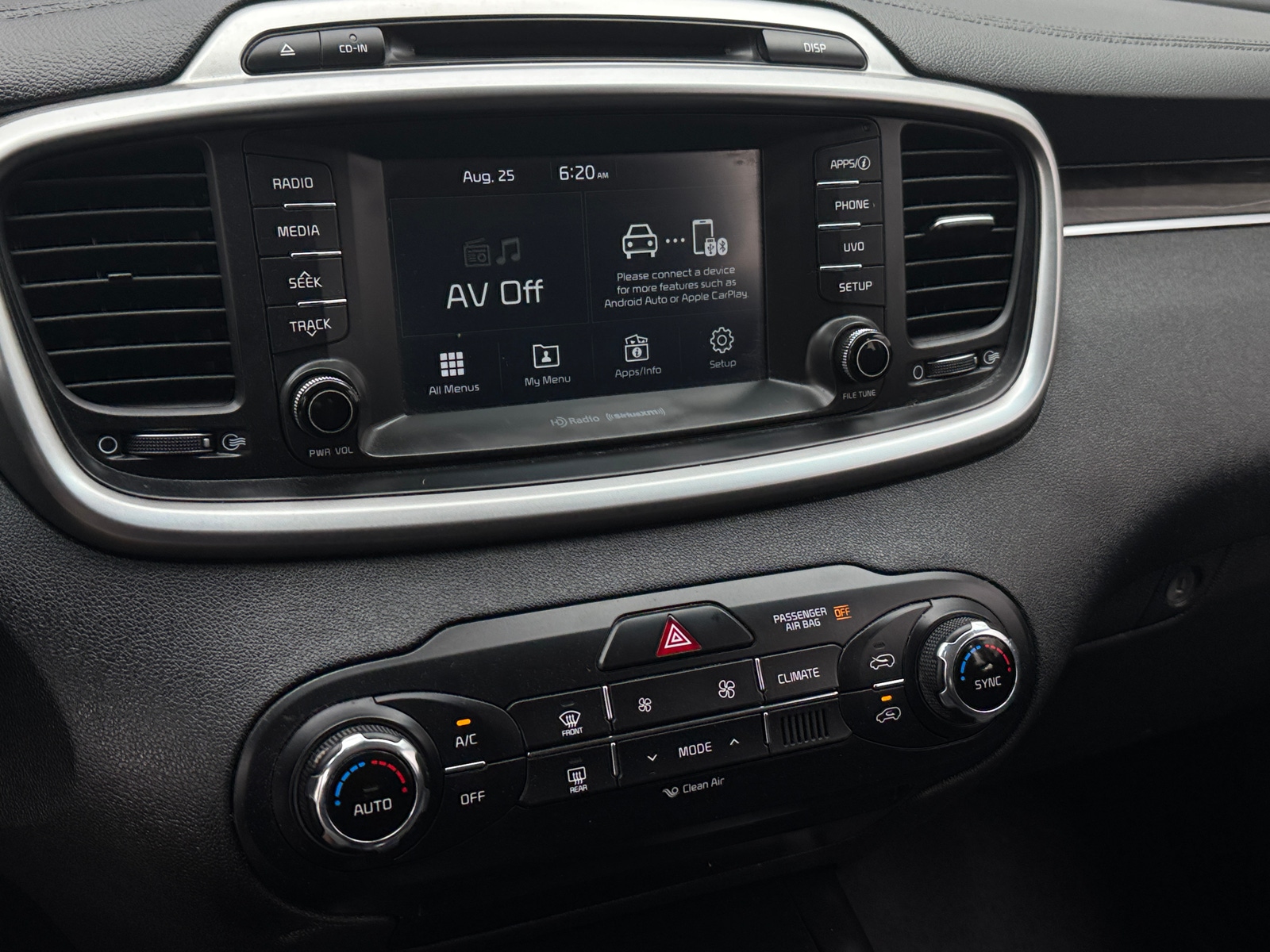 Thumbnail: 2018 Kia Sorento - 4