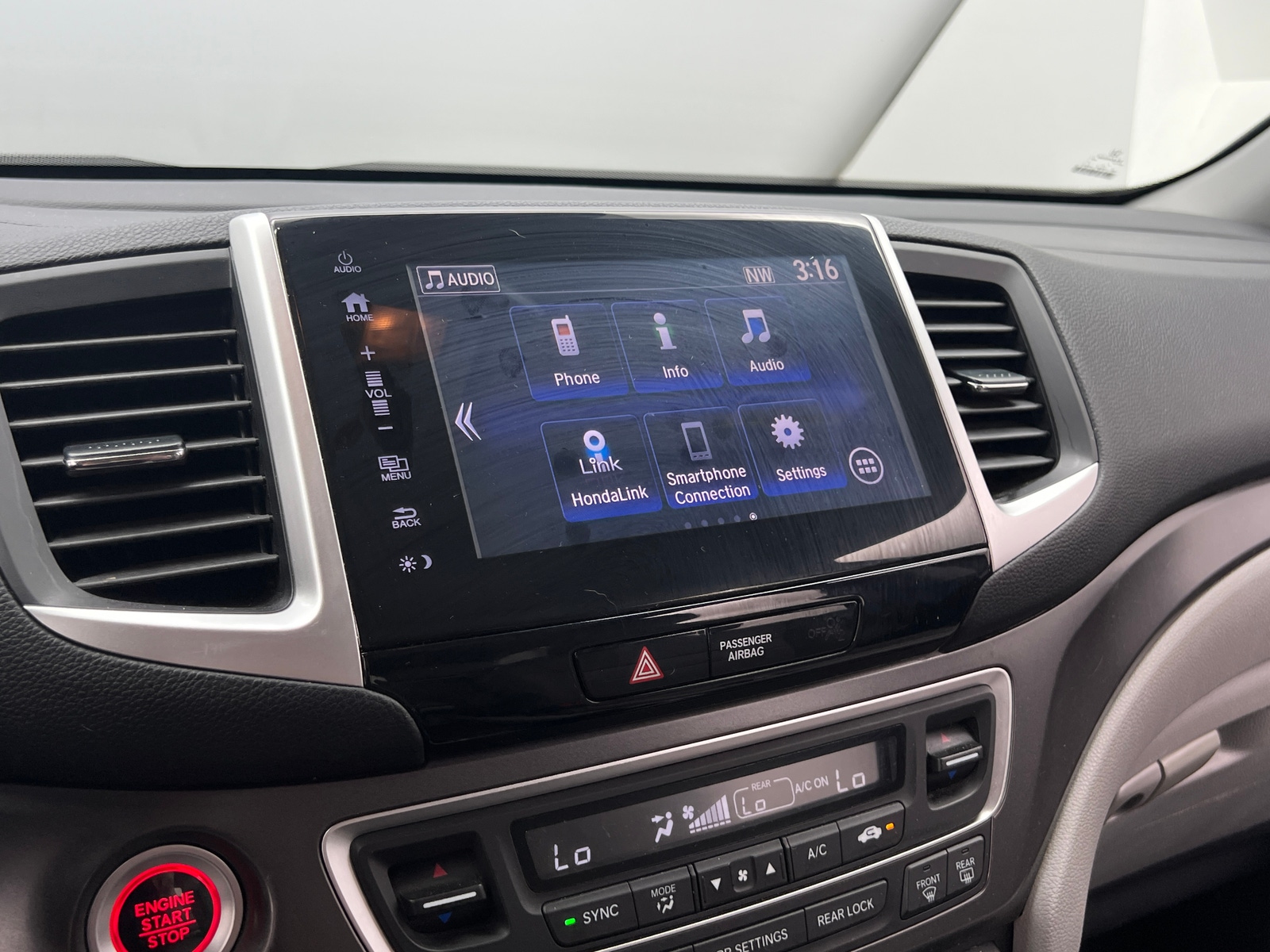 Thumbnail: 2017 Honda Pilot - 3