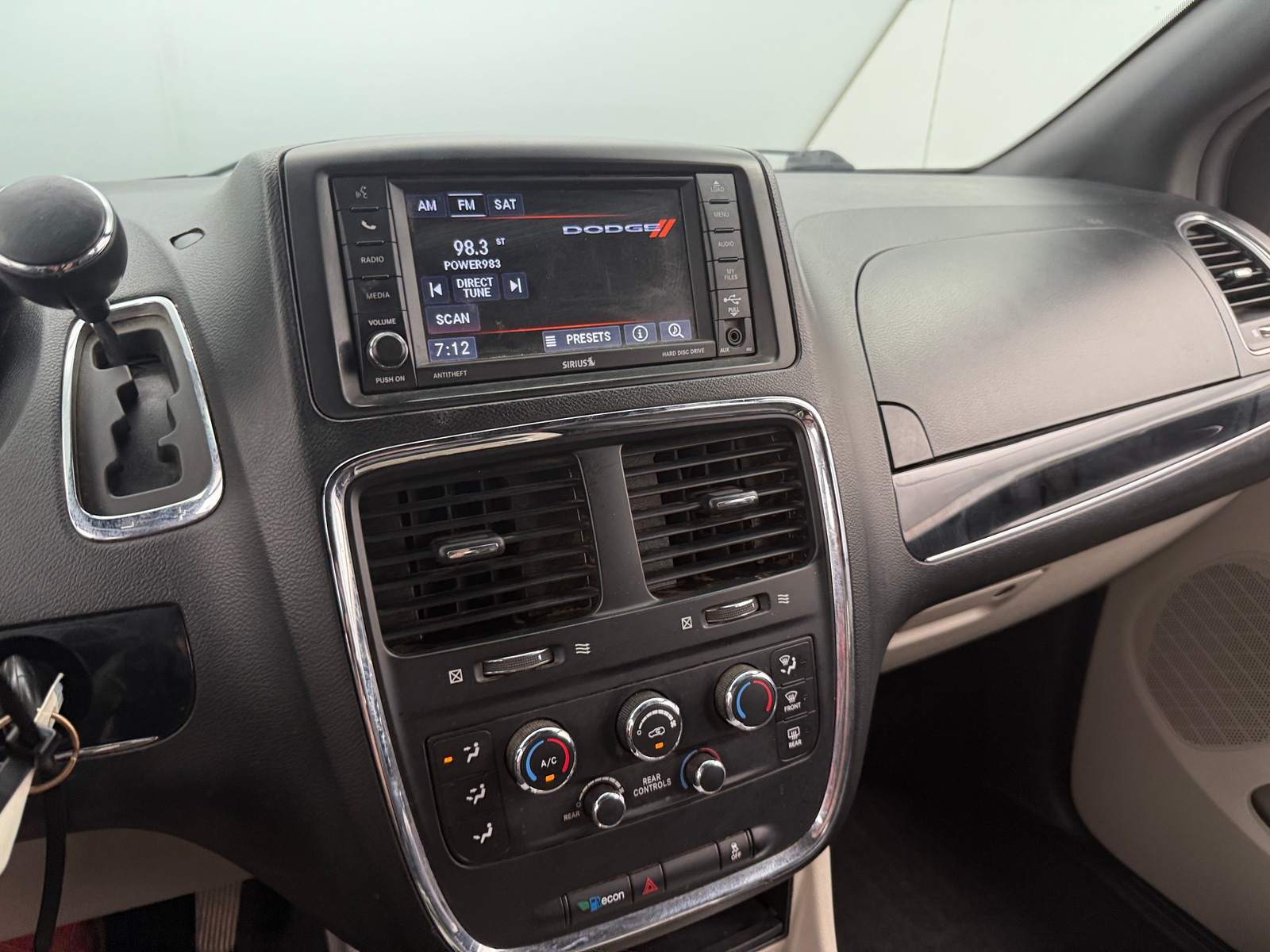 Thumbnail: 2019 Dodge Grand Caravan - 3