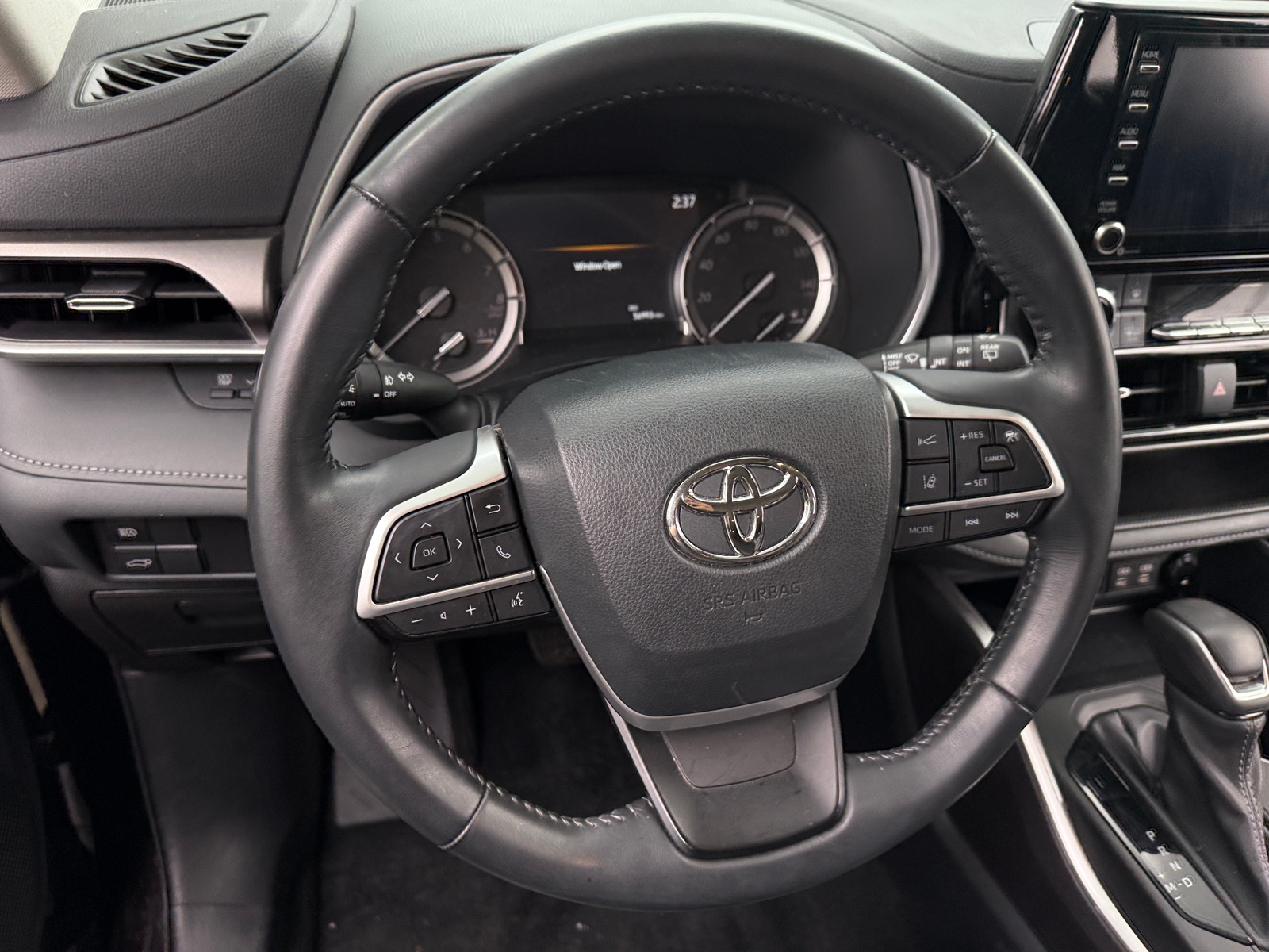 Thumbnail: 2022 Toyota Highlander - 4