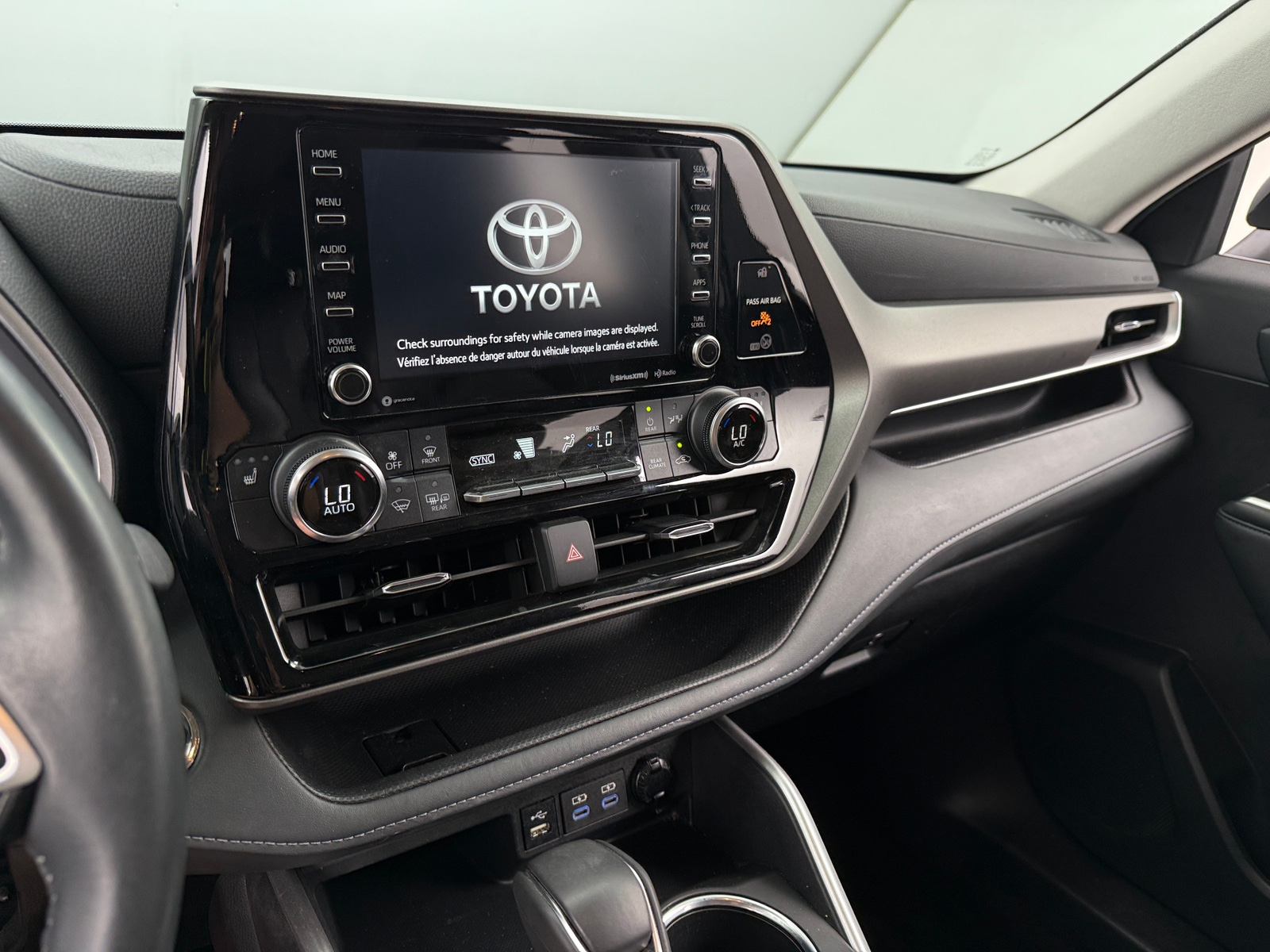 Thumbnail: 2022 Toyota Highlander - 3