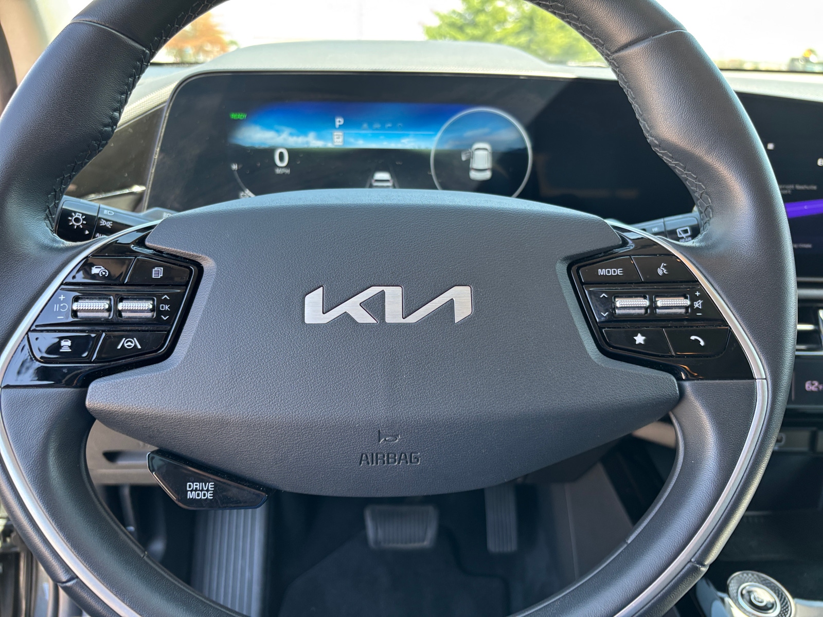 Thumbnail: 2023 Kia Niro - 5