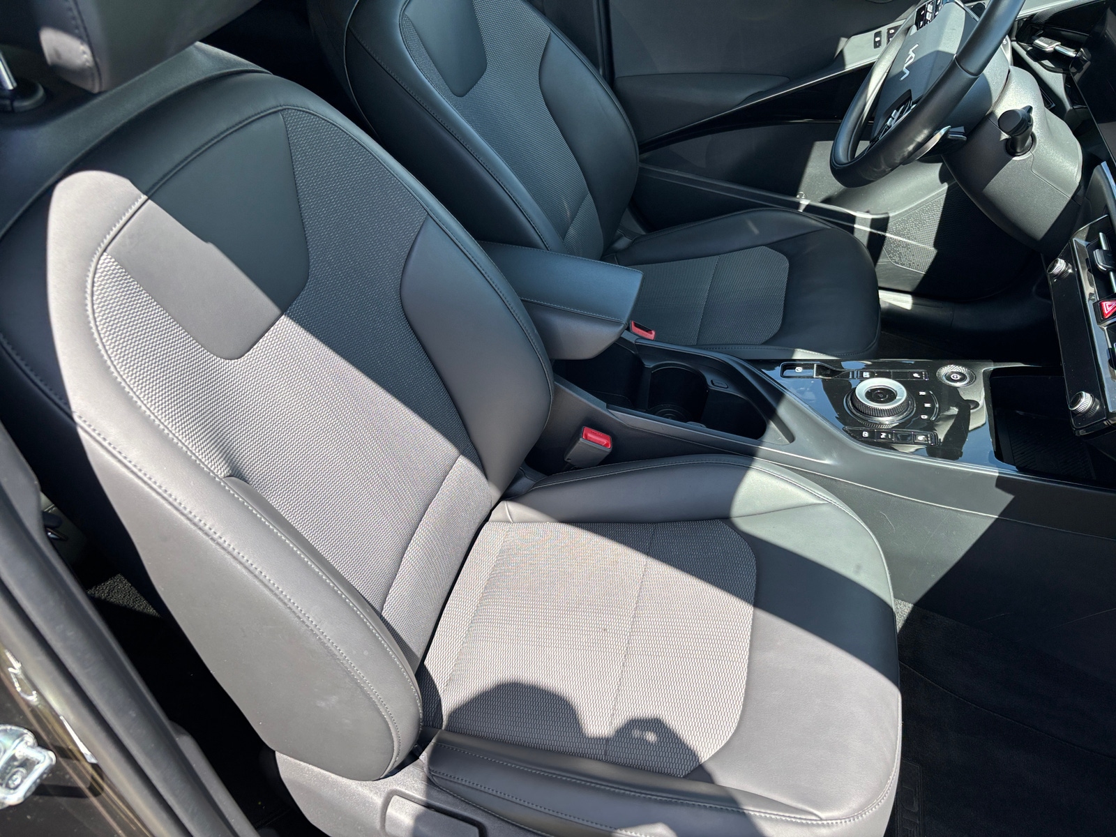 Thumbnail: 2023 Kia Niro - 2