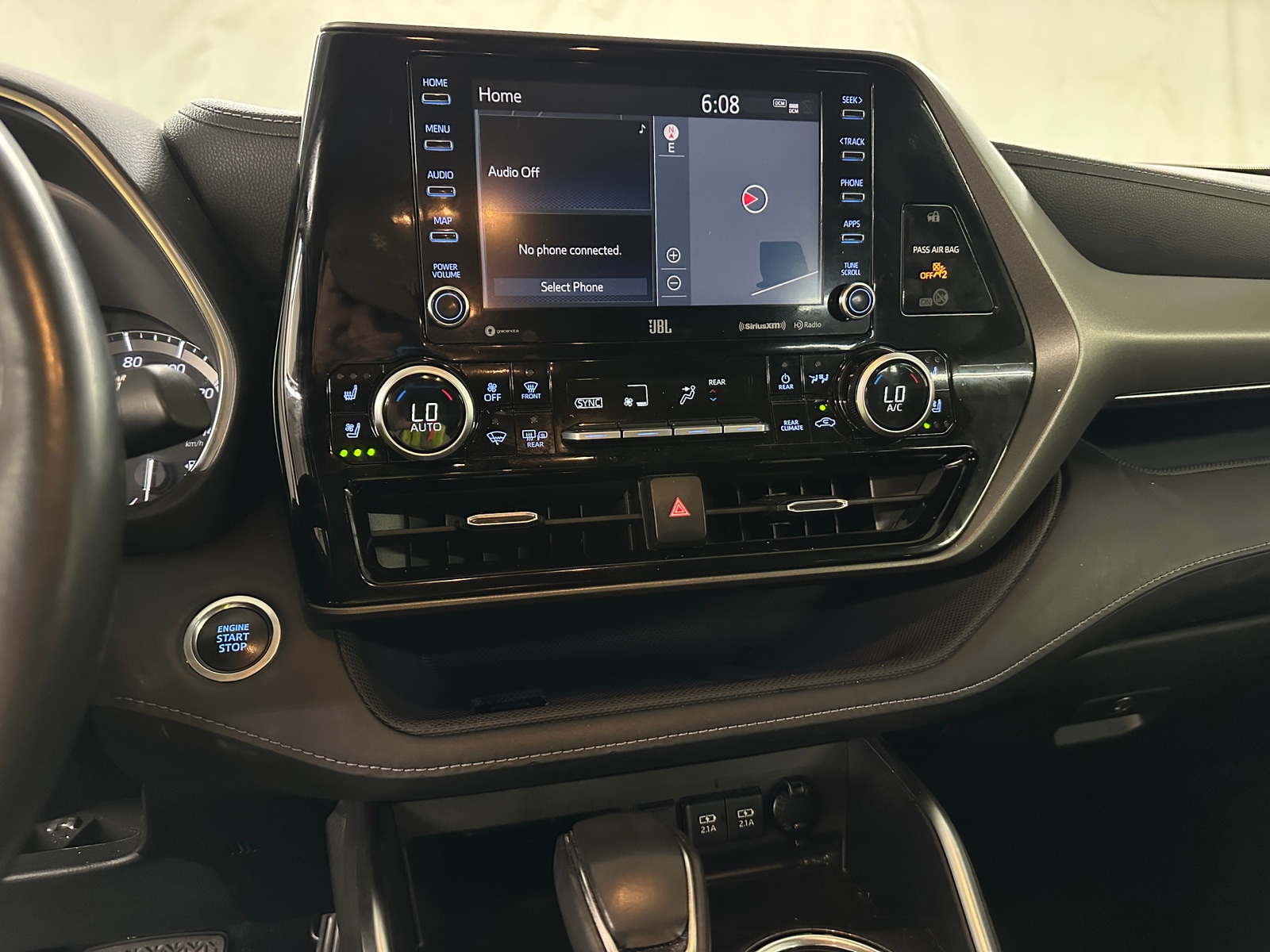 Thumbnail: 2021 Toyota Highlander - 3