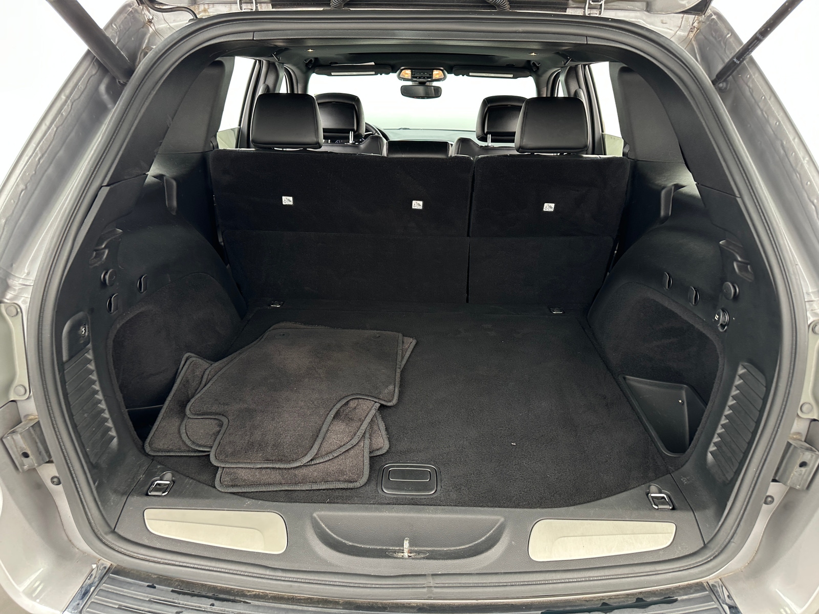 Thumbnail: 2019 Jeep Grand Cherokee - 6