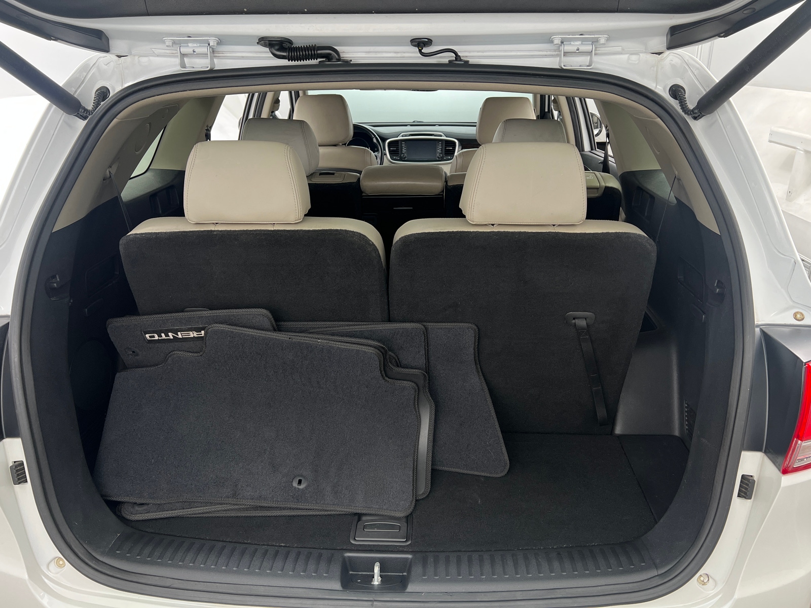 Thumbnail: 2016 Kia Sorento - 6