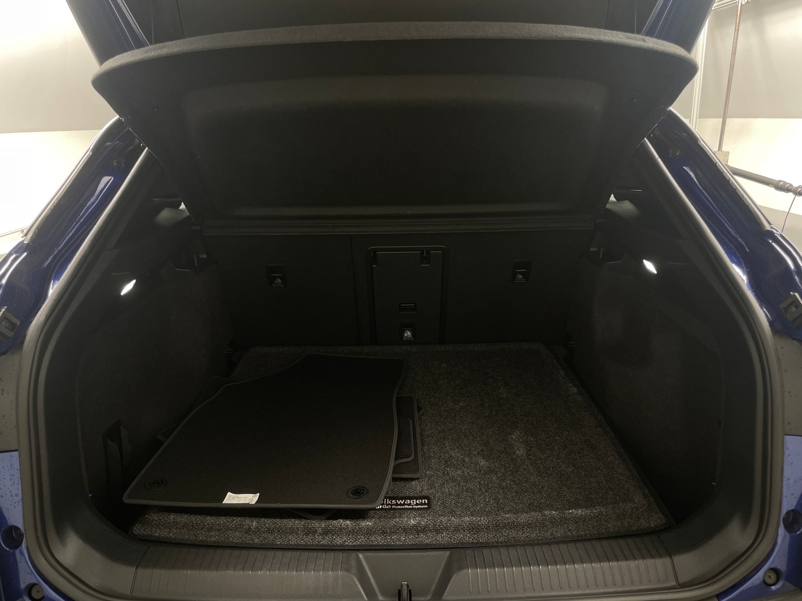 Thumbnail: 2021 Volkswagen ID.4 - 6