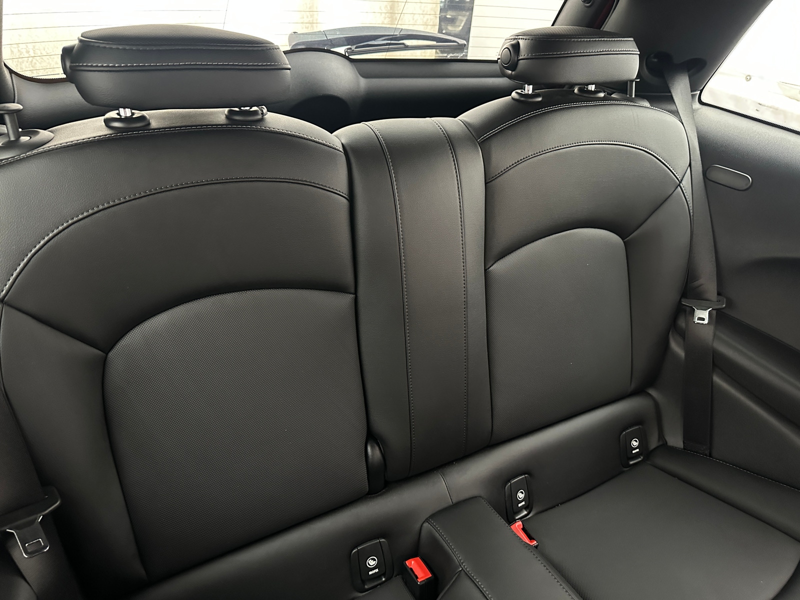Thumbnail: 2016 MINI Cooper Hardtop - 6