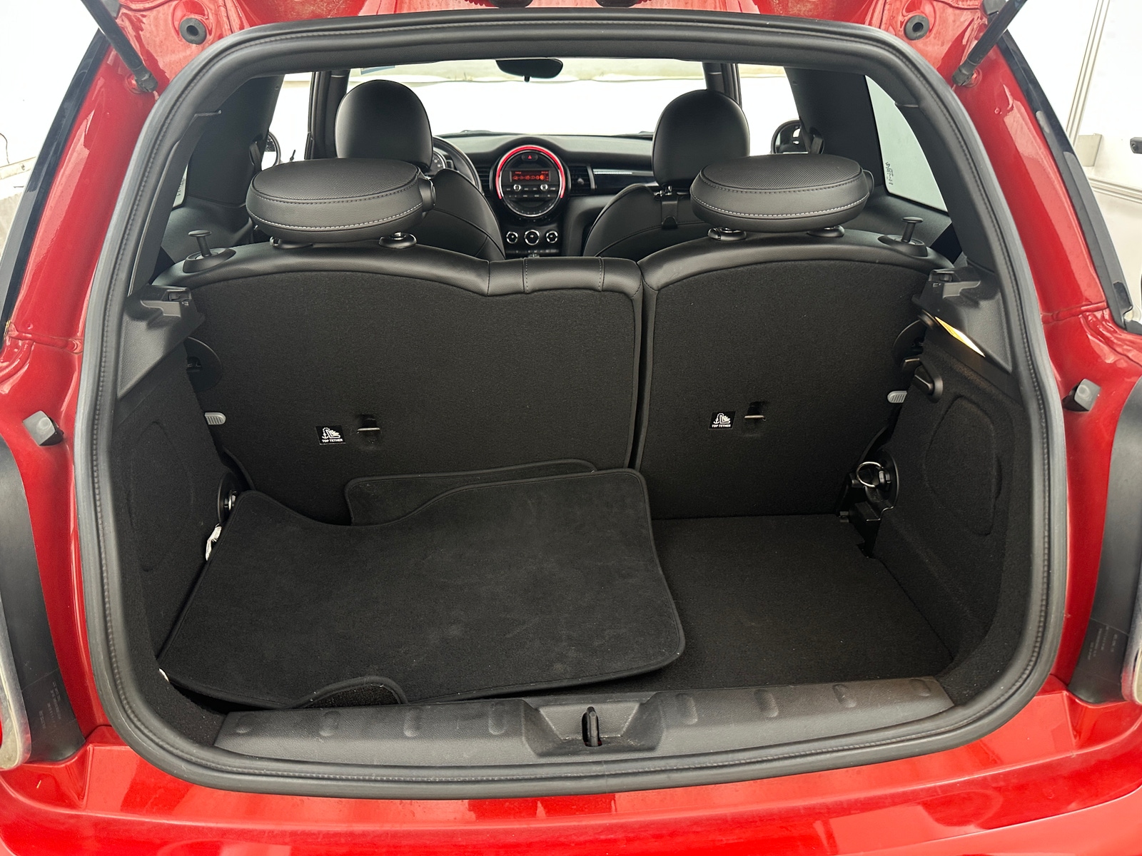 Thumbnail: 2016 MINI Cooper Hardtop - 7