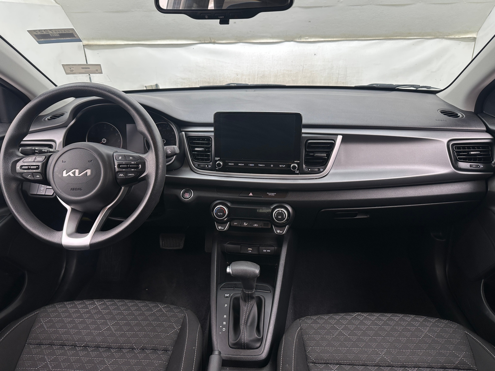 Thumbnail: 2023 Kia Rio - 3