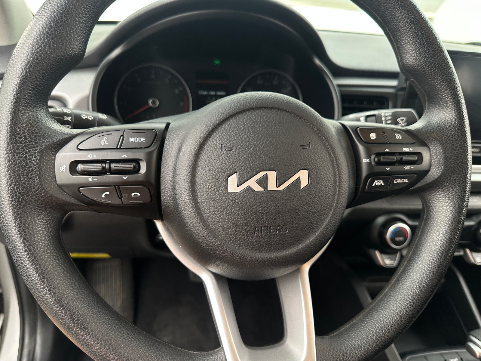 Thumbnail: 2023 Kia Rio - 5