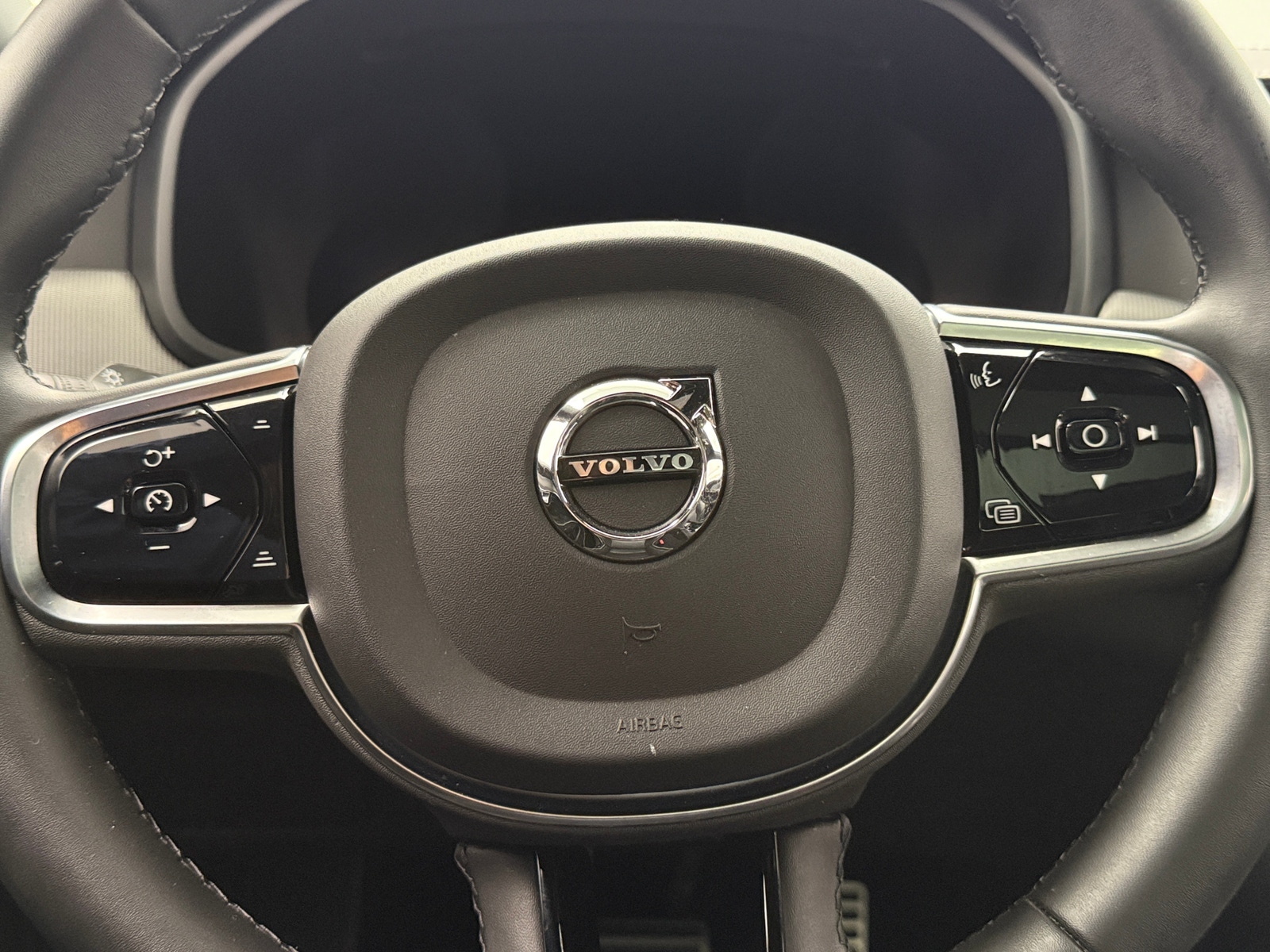 Thumbnail: 2022 Volvo S90 - 4