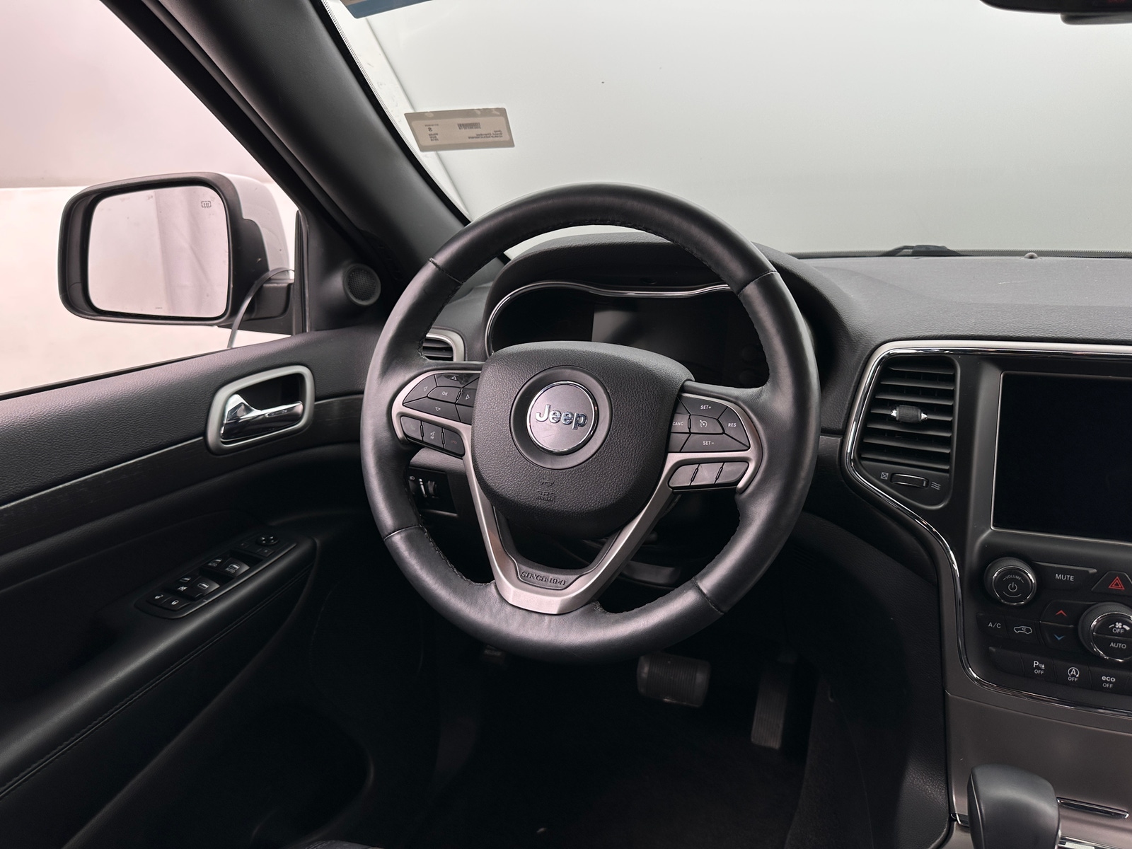 Thumbnail: 2018 Jeep Grand Cherokee - 5