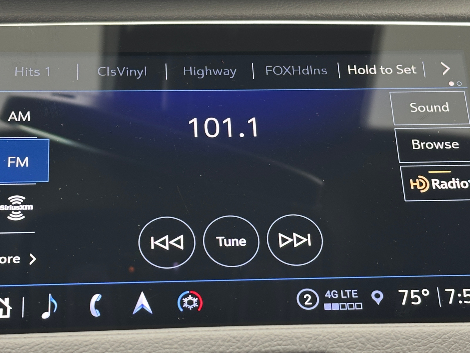 Thumbnail: 2021 Cadillac XT4 - 3
